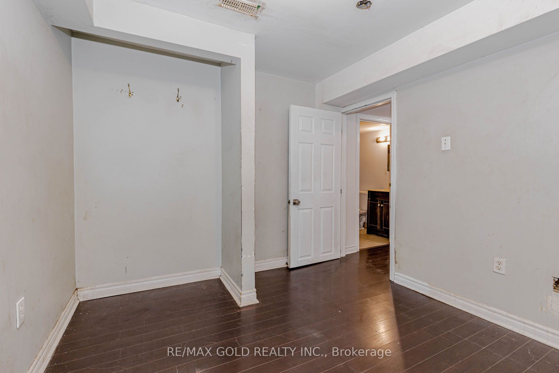 Photo 42 of 64 Mossgrove Crescent, Brampton, Northwest Sandalwood Parkway — HOMEH