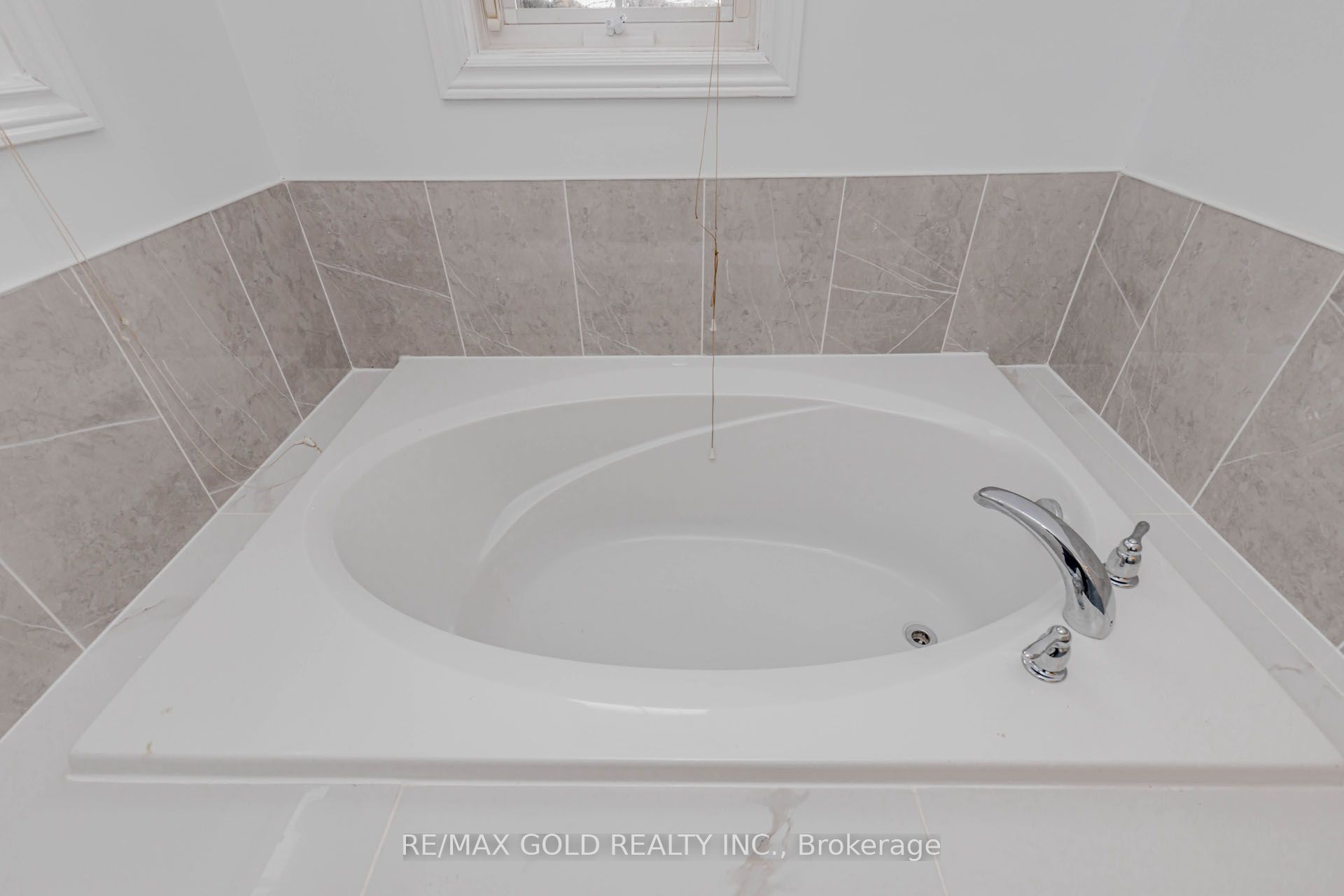 Photo 26 of 64 Mossgrove Crescent, Brampton, Northwest Sandalwood Parkway — HOMEH
