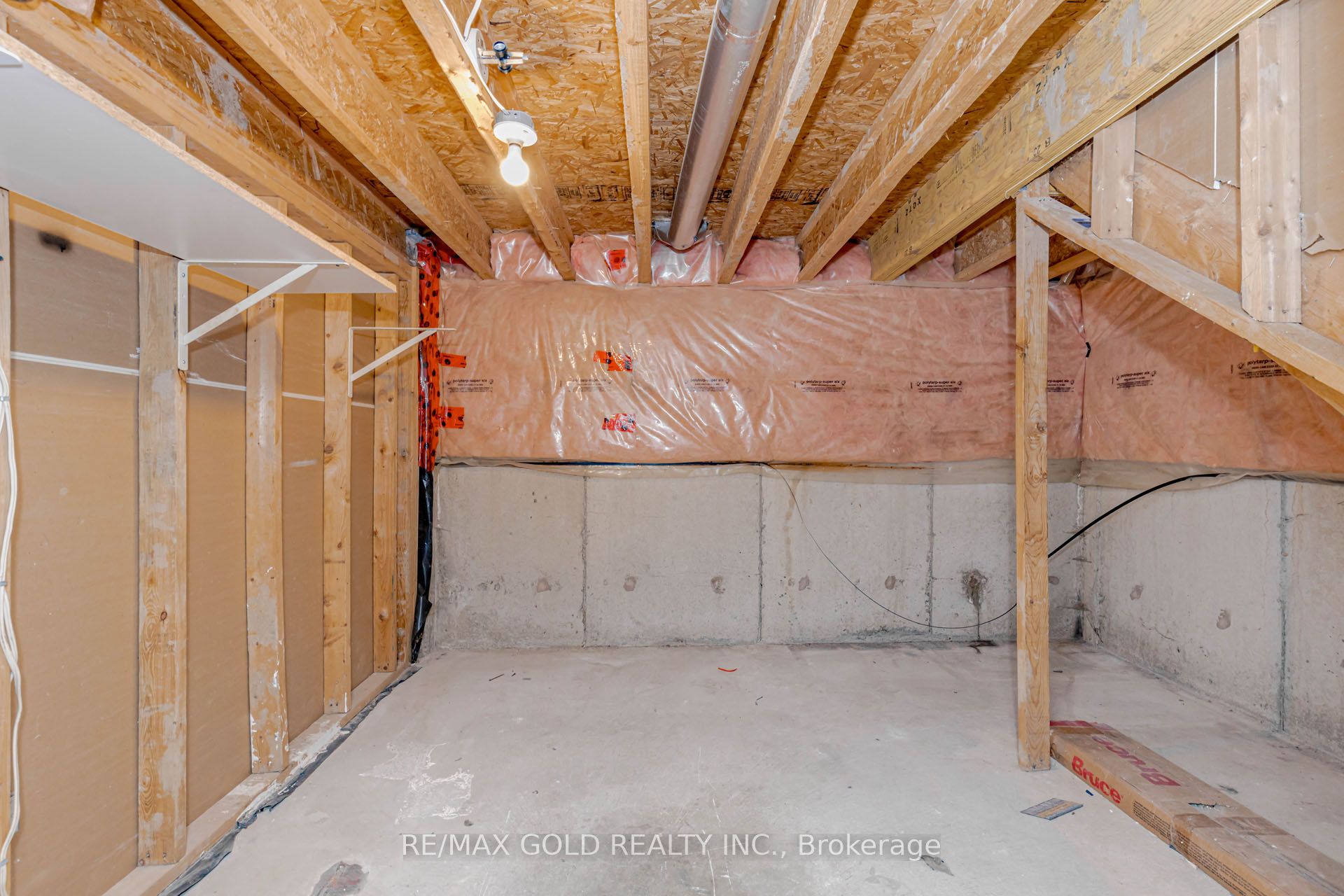 Photo 45 of 64 Mossgrove Crescent, Brampton, Northwest Sandalwood Parkway — HOMEH