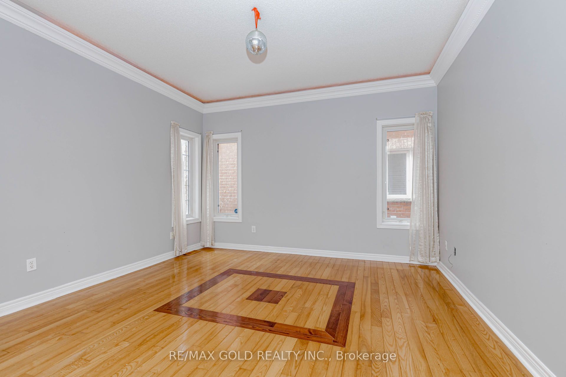 Photo 4 of 64 Mossgrove Crescent, Brampton, Northwest Sandalwood Parkway — HOMEH