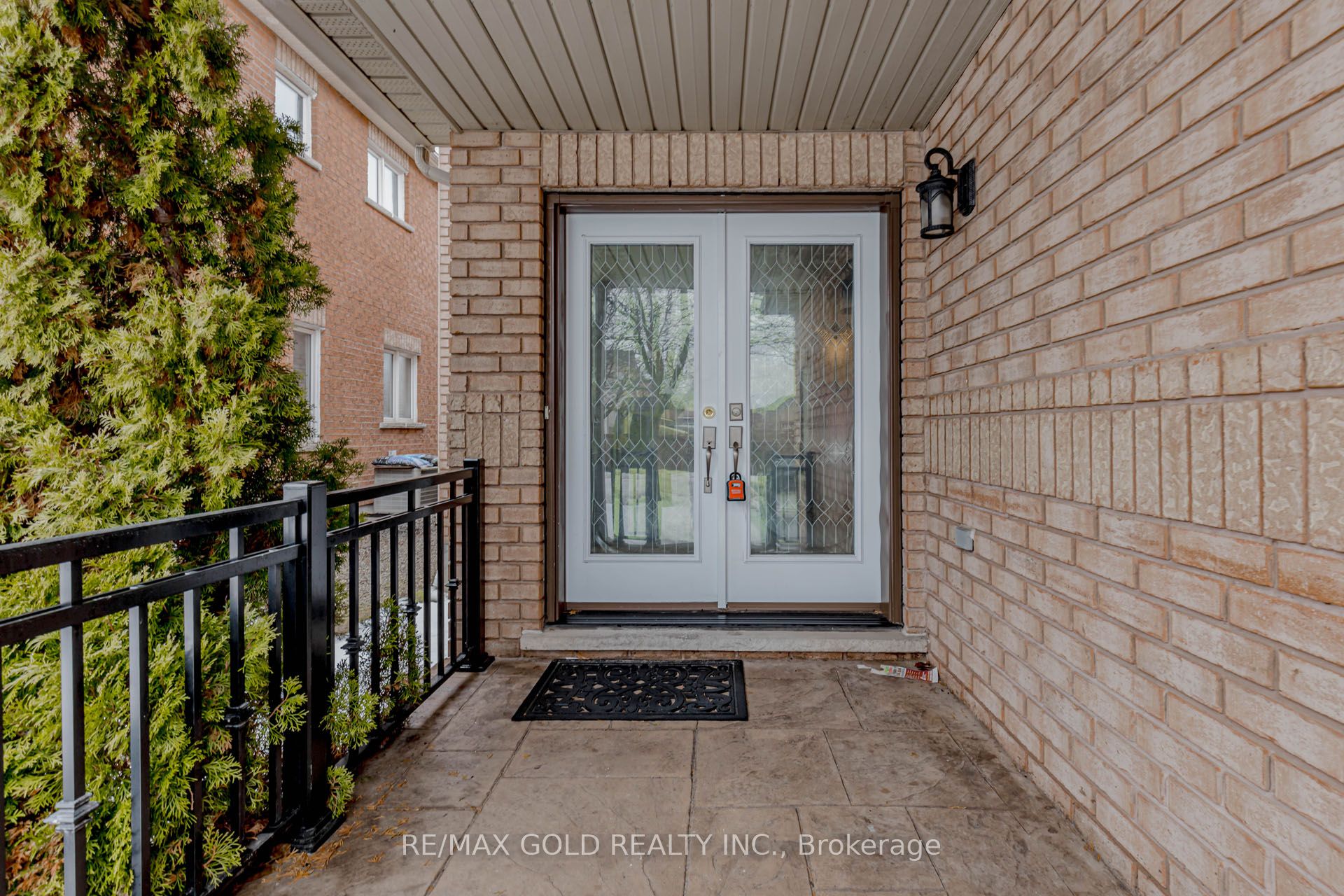 Photo 3 of 64 Mossgrove Crescent, Brampton, Northwest Sandalwood Parkway — HOMEH