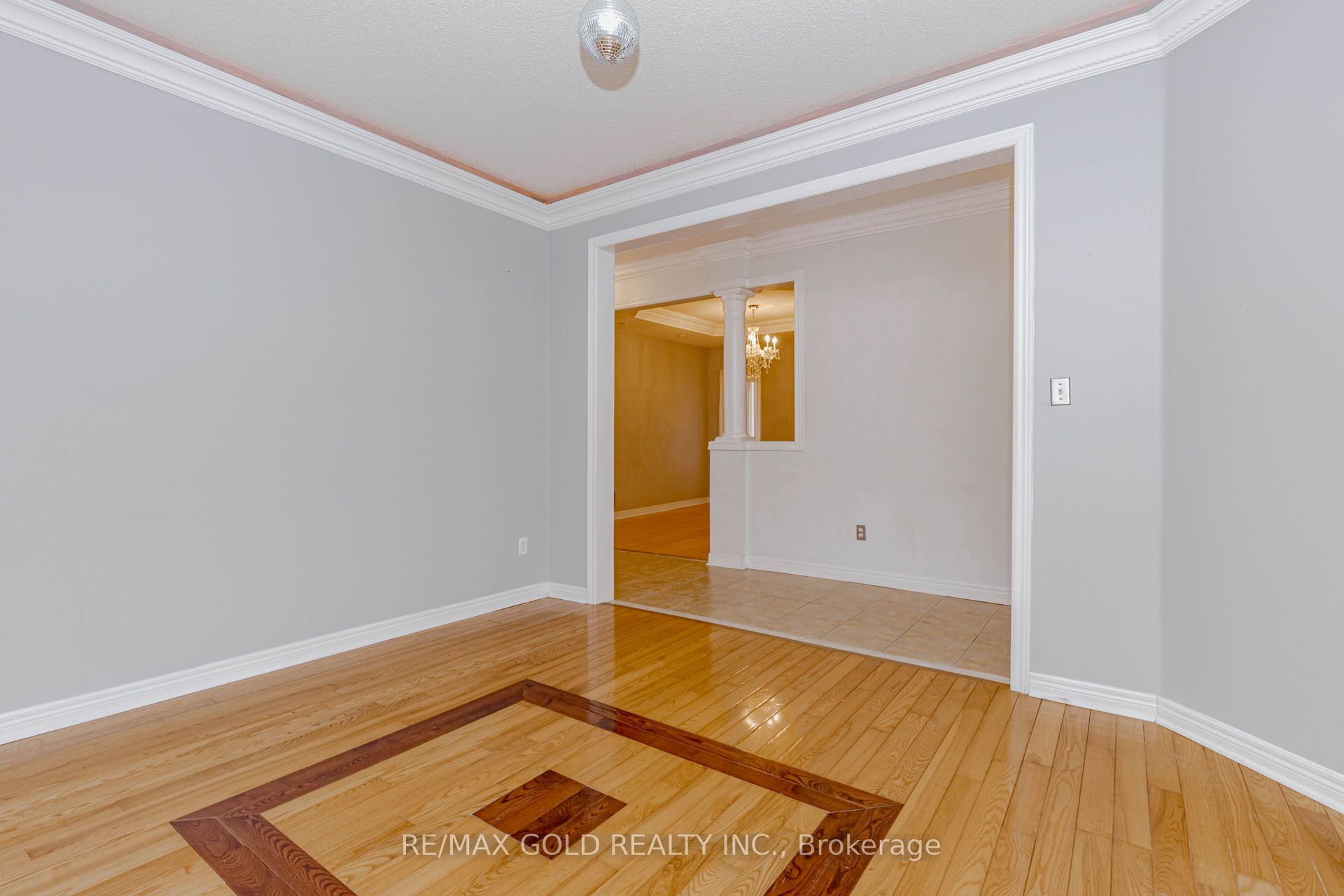Photo 5 of 64 Mossgrove Crescent, Brampton, Northwest Sandalwood Parkway — HOMEH