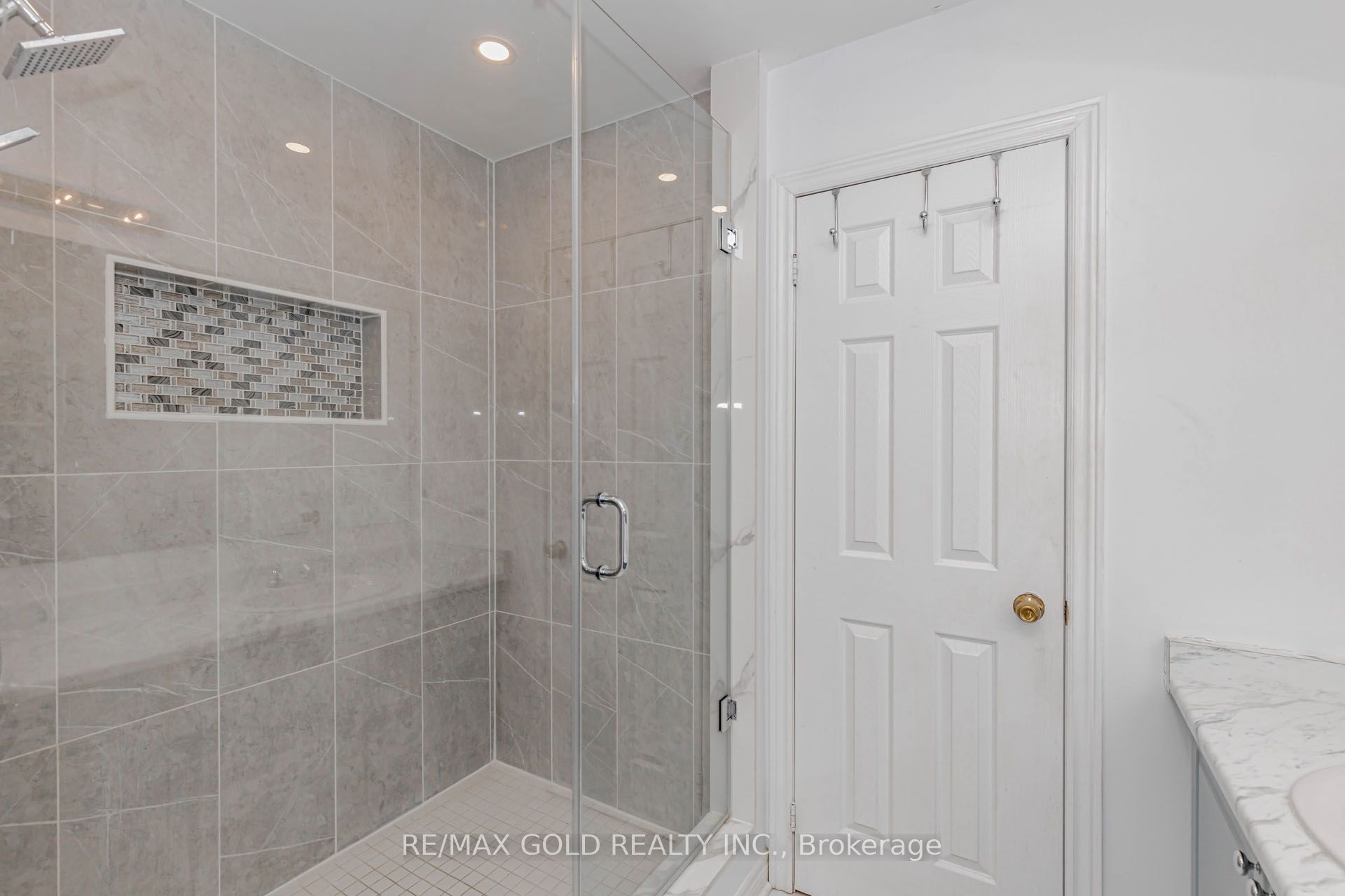 Photo 25 of 64 Mossgrove Crescent, Brampton, Northwest Sandalwood Parkway — HOMEH