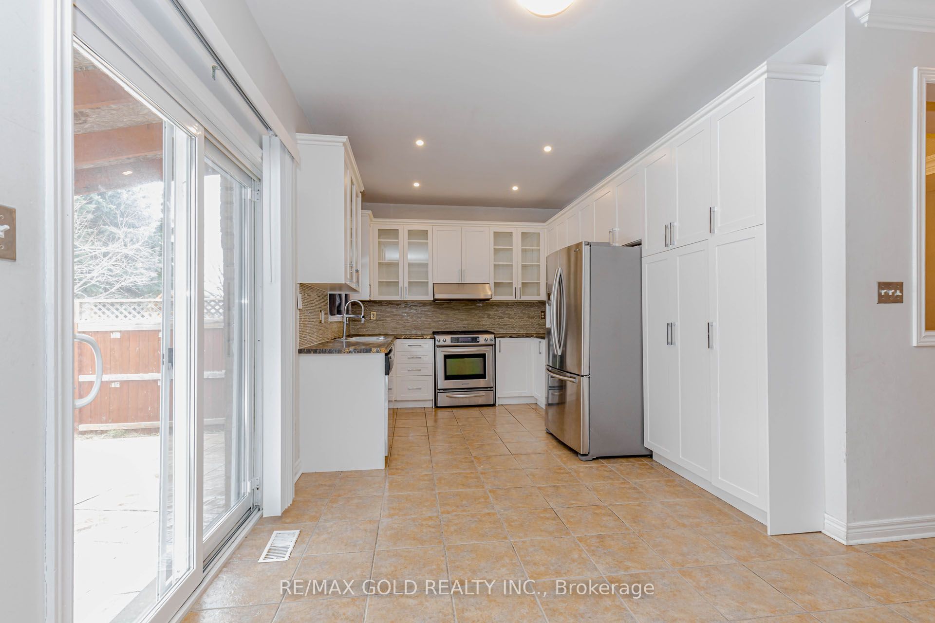 Photo 11 of 64 Mossgrove Crescent, Brampton, Northwest Sandalwood Parkway — HOMEH