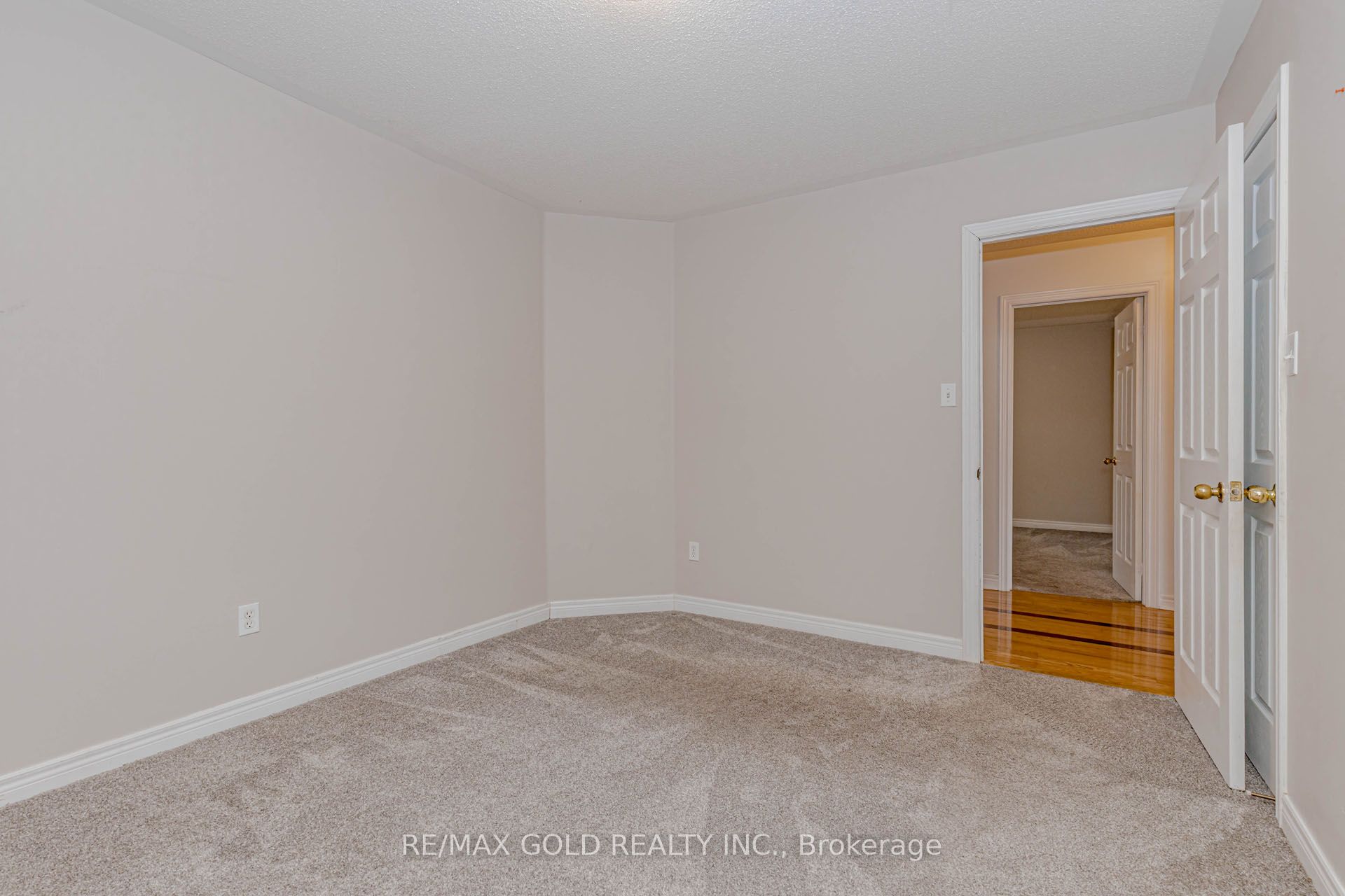 Photo 28 of 64 Mossgrove Crescent, Brampton, Northwest Sandalwood Parkway — HOMEH