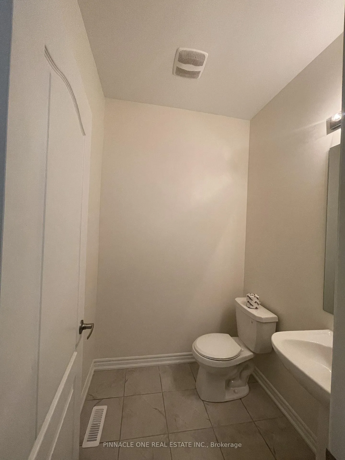 Photo 7 of 913 Rexton Drive, Oshawa, Kedron — HOMEH