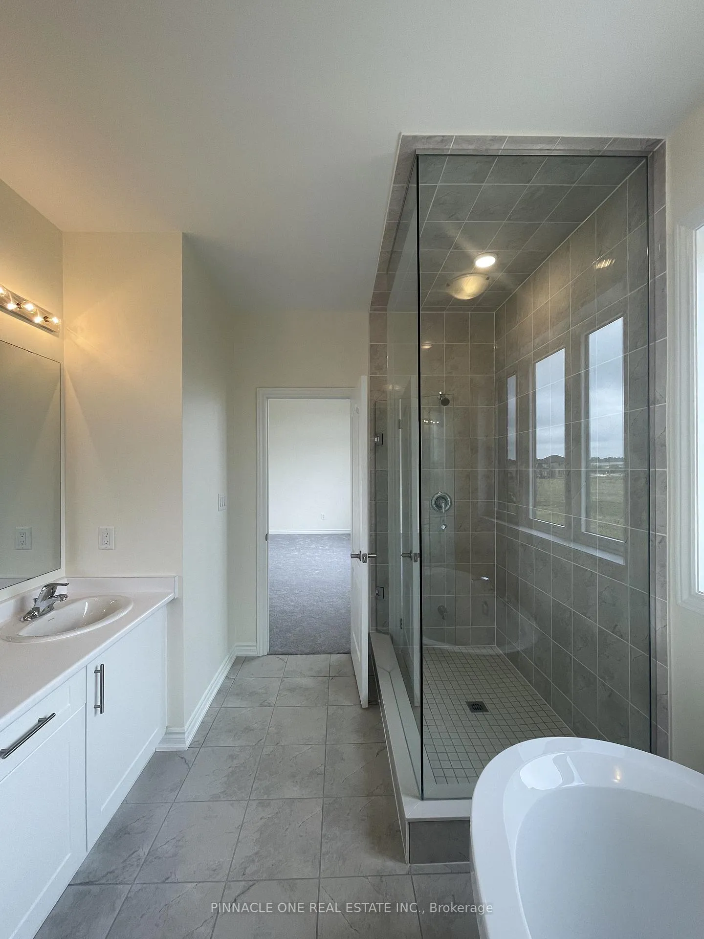 Photo 14 of 913 Rexton Drive, Oshawa, Kedron — HOMEH