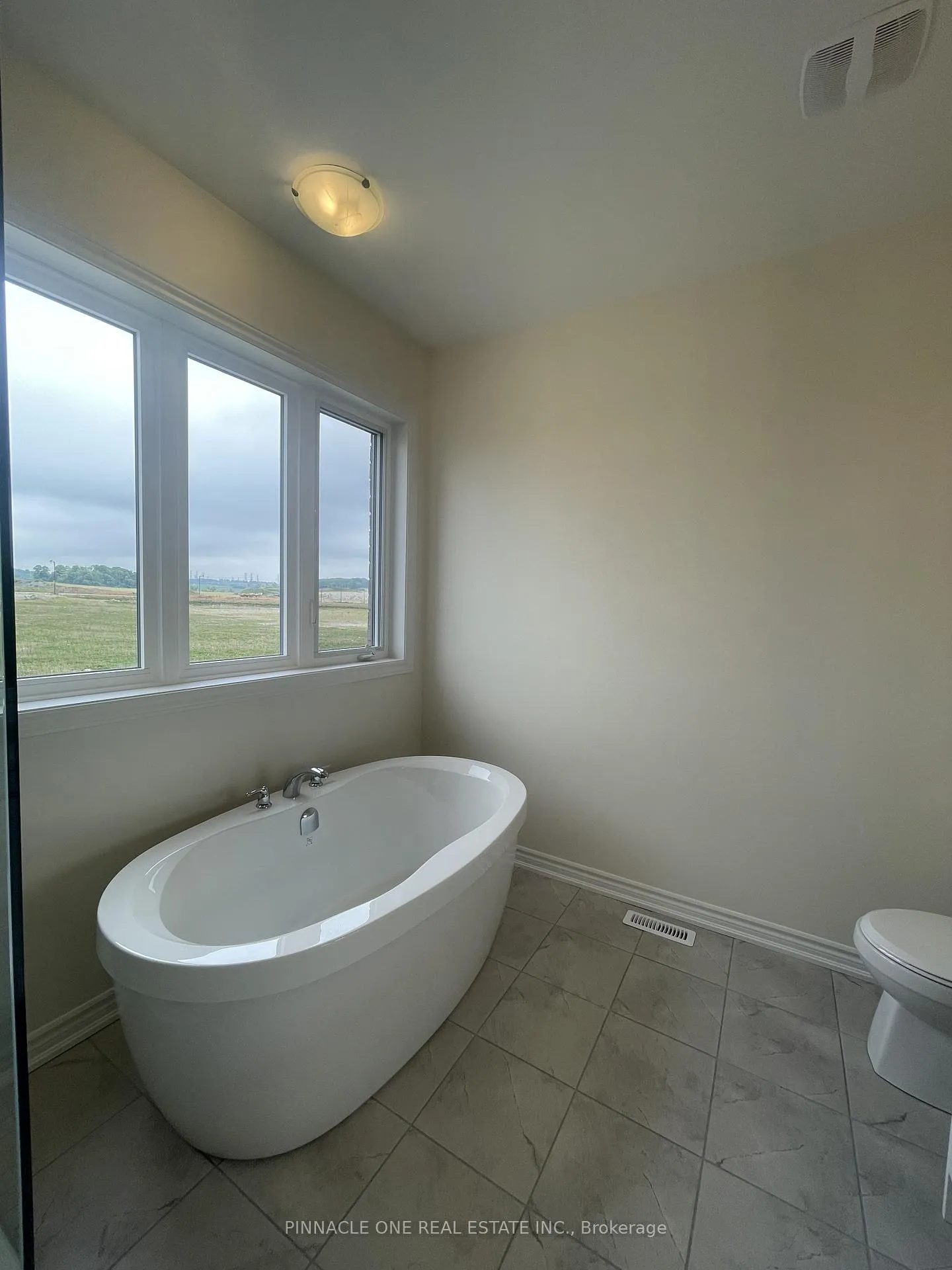 Photo 16 of 913 Rexton Drive, Oshawa, Kedron — HOMEH