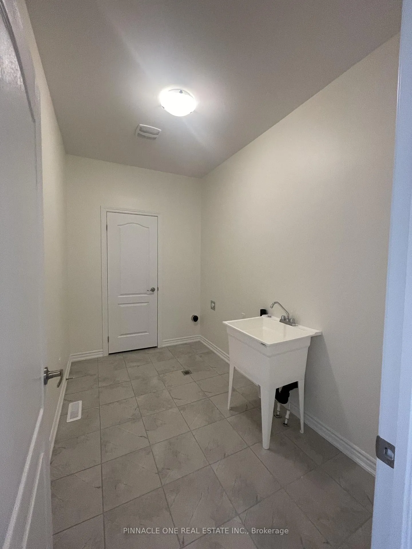 Photo 27 of 913 Rexton Drive, Oshawa, Kedron — HOMEH