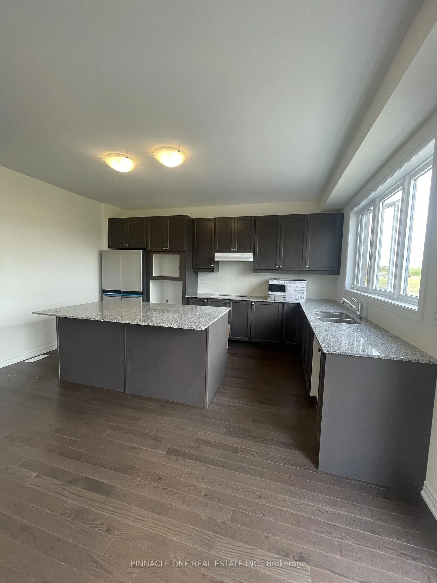 Photo 35 of 913 Rexton Drive, Oshawa, Kedron — HOMEH