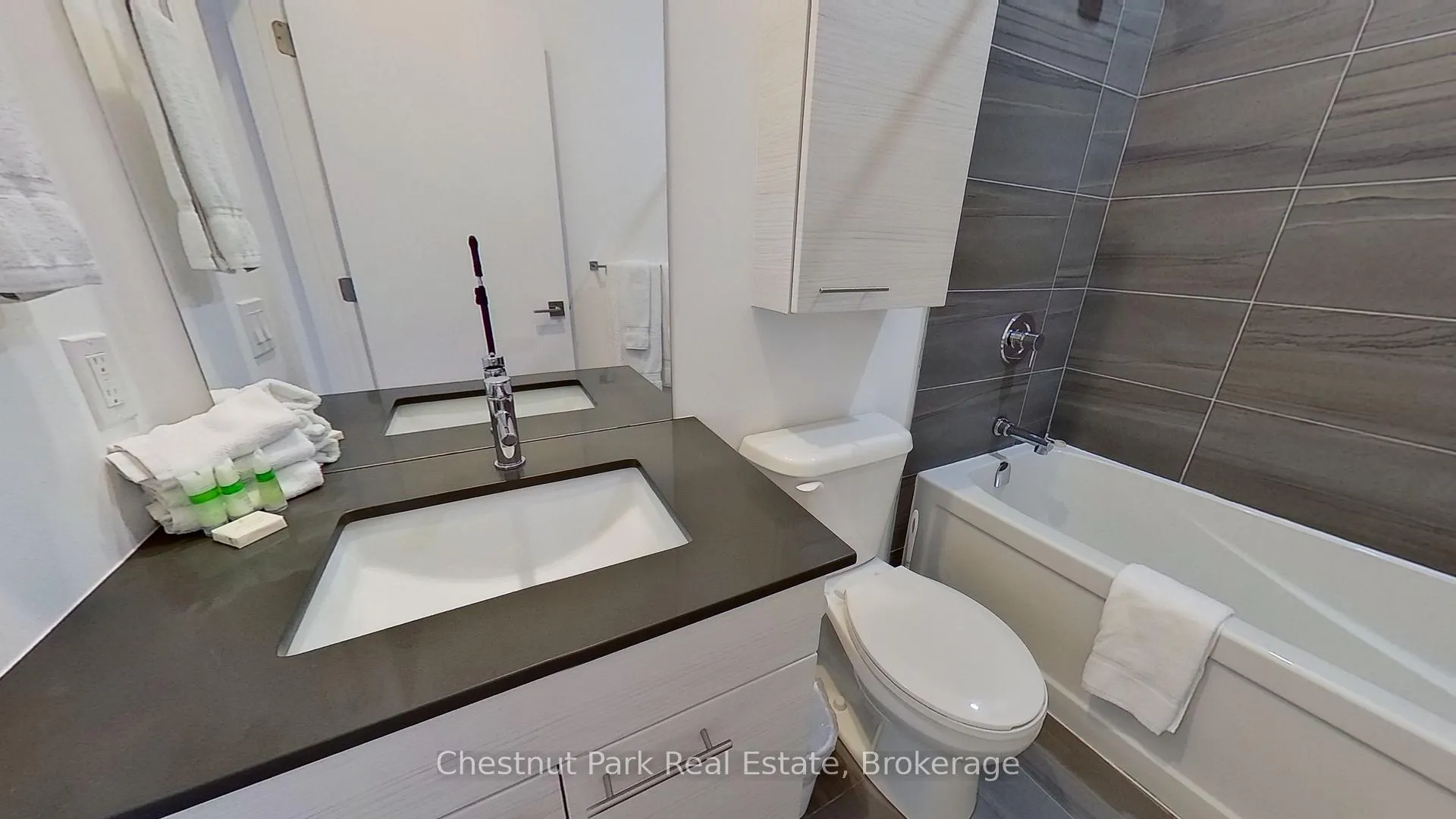 Photo 10 of Unit 410, 120 Carrick Trail, Gravenhurst, Muskoka (S) — HOMEH