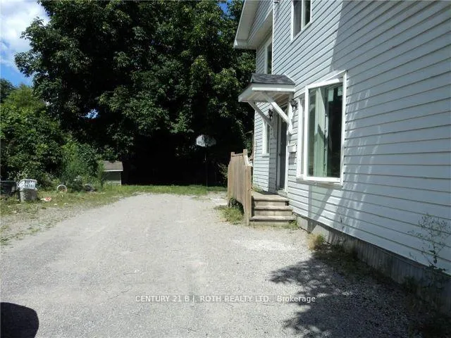 Photo 4 of 136 Barrie Road, Orillia — HOMEH