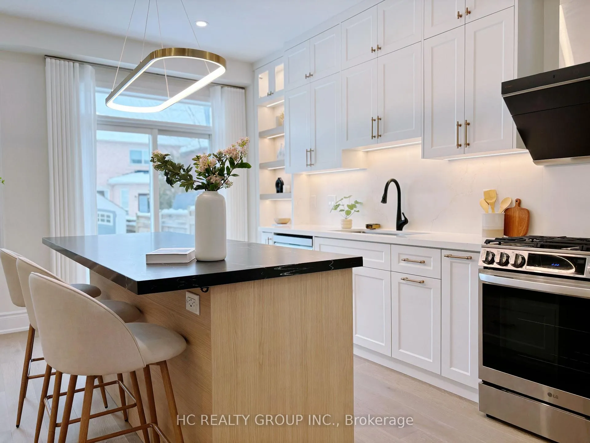 Photo 9 of 43 Sedgeway Heights, Vaughan, Vellore Village — HOMEH