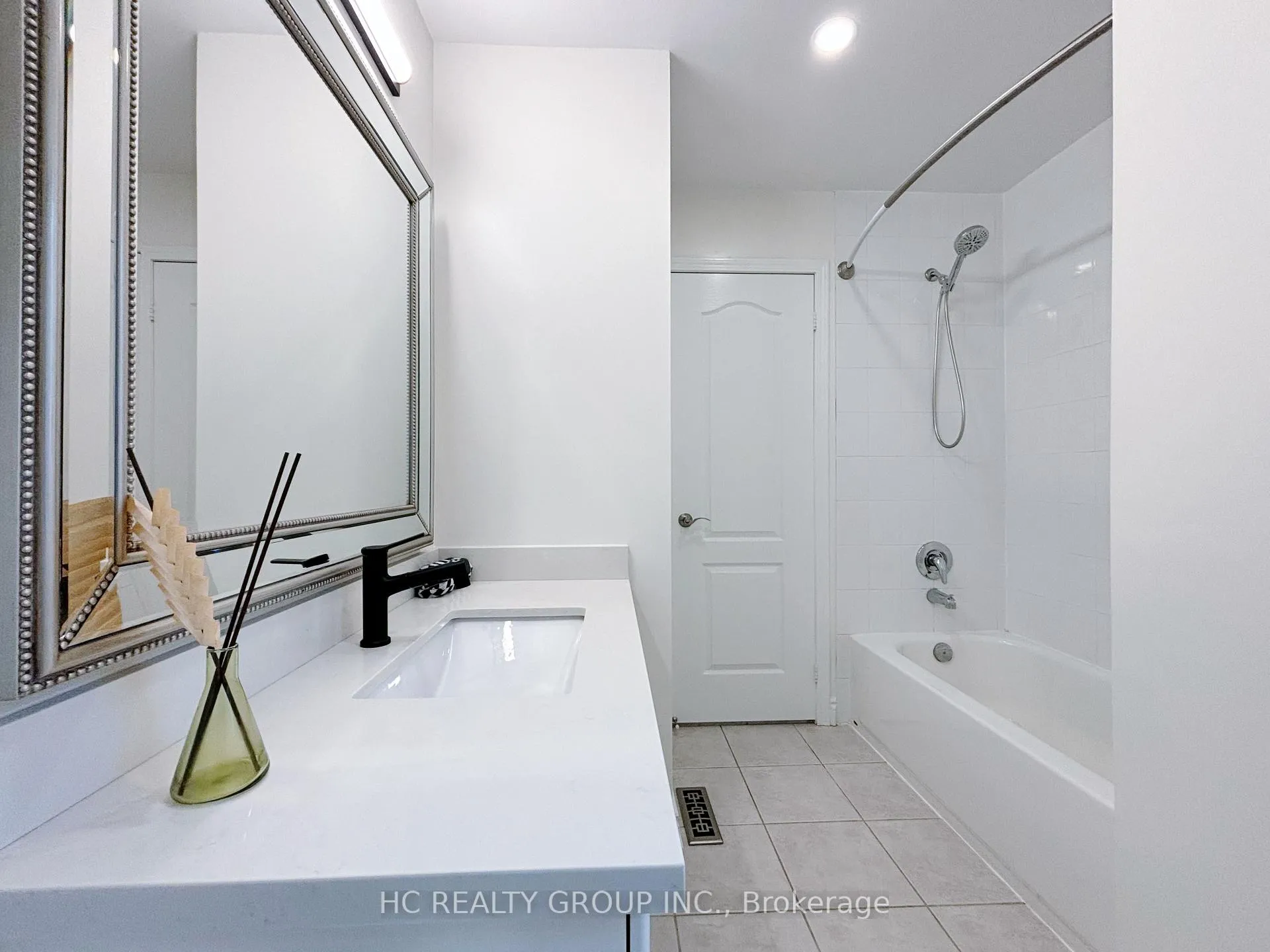 Photo 33 of 43 Sedgeway Heights, Vaughan, Vellore Village — HOMEH