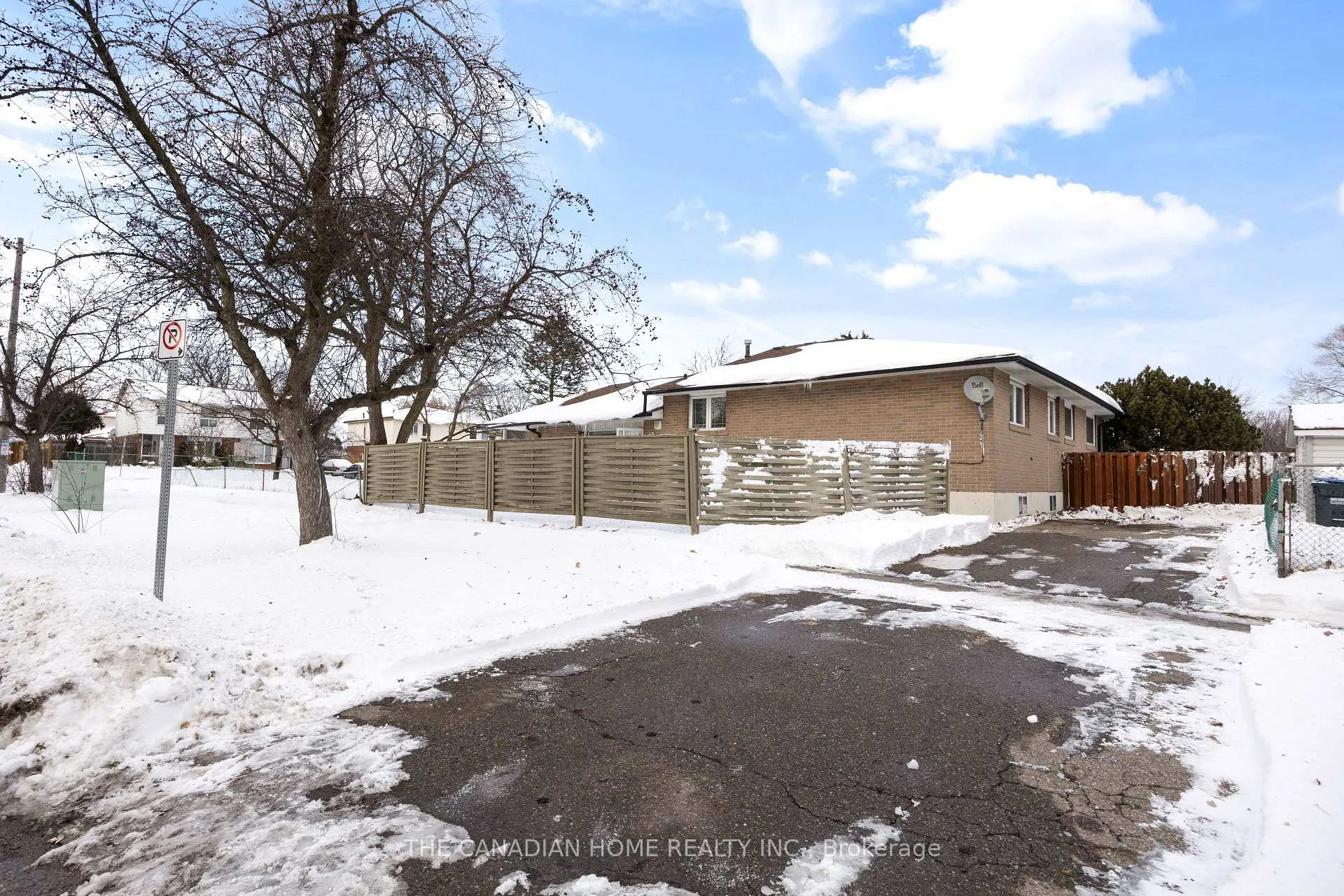 Photo 4 of 1 Archdekin Drive, Brampton, Madoc — HOMEH