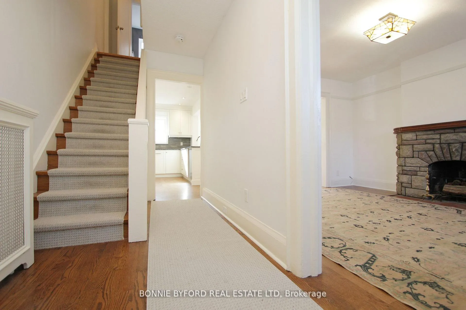 Photo 4 of 202 Airdrie Road, Toronto, Leaside — HOMEH