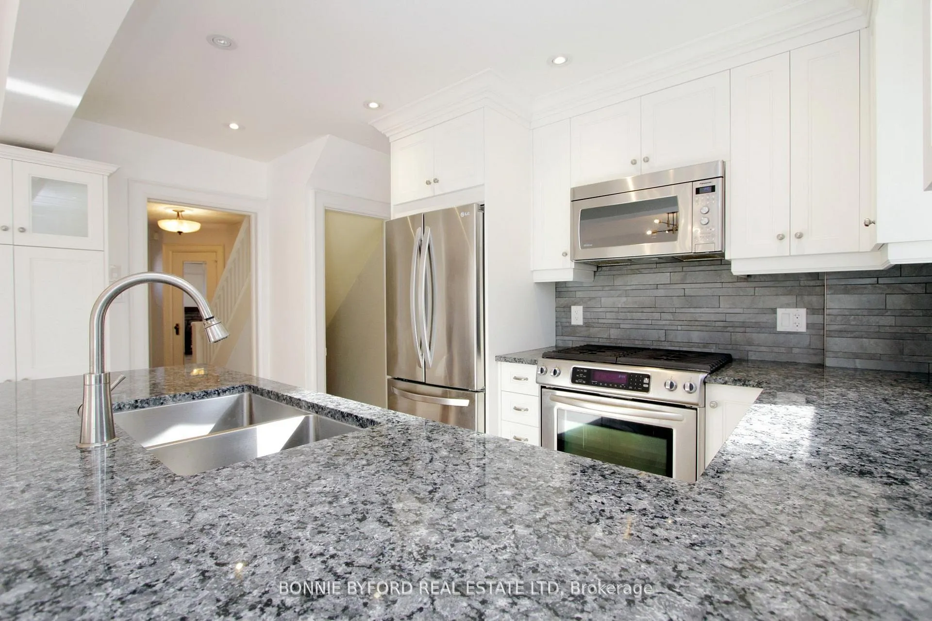 Photo 9 of 202 Airdrie Road, Toronto, Leaside — HOMEH