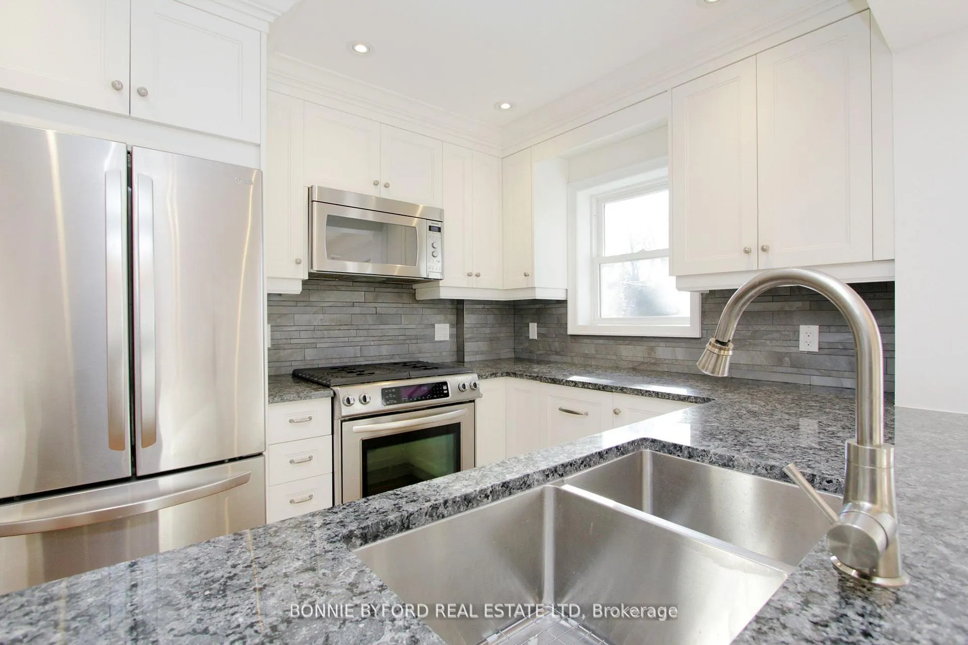 Photo 10 of 202 Airdrie Road, Toronto, Leaside — HOMEH