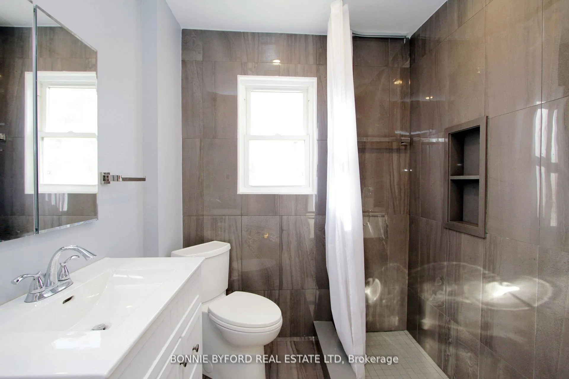Photo 19 of 202 Airdrie Road, Toronto, Leaside — HOMEH