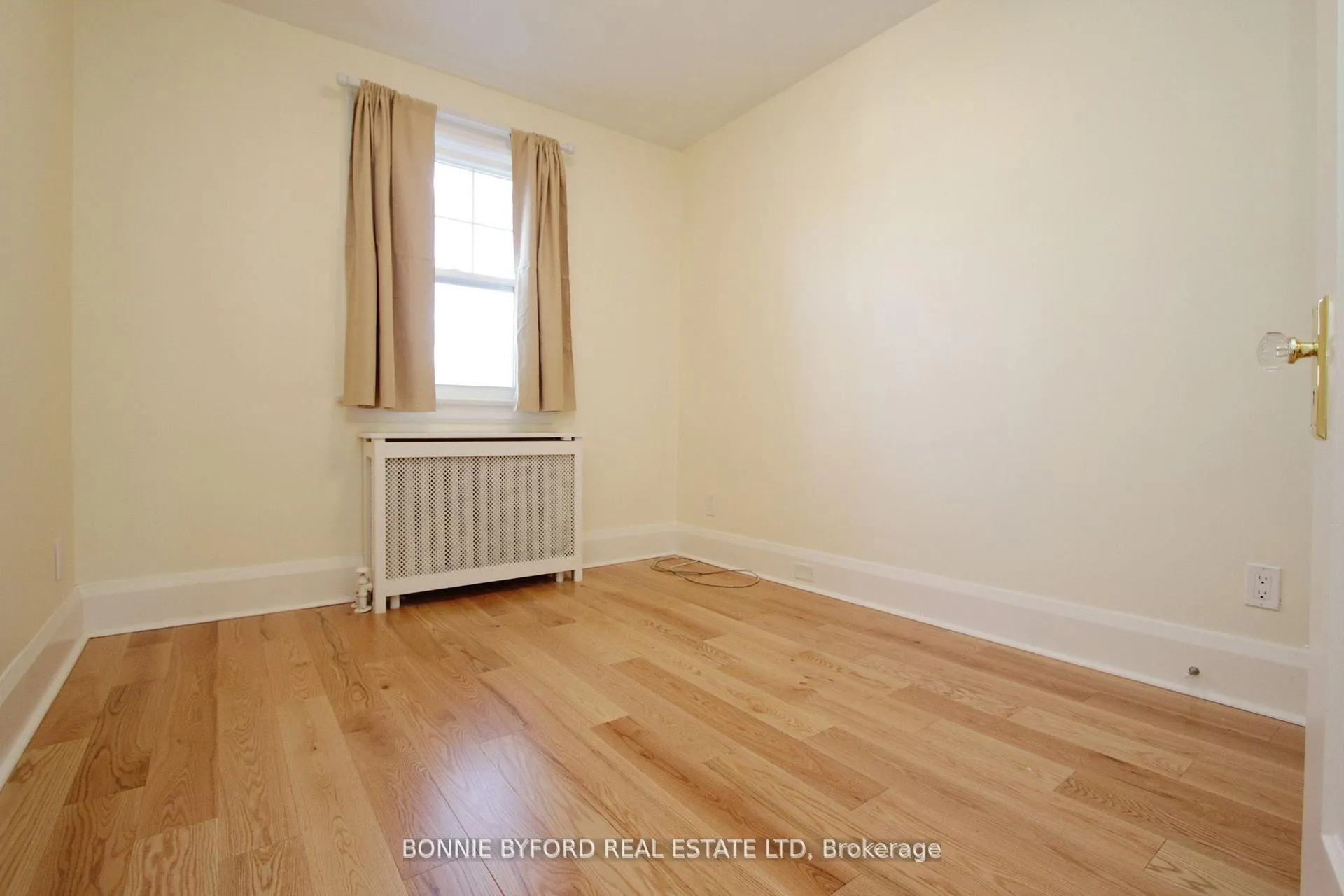 Photo 24 of 202 Airdrie Road, Toronto, Leaside — HOMEH