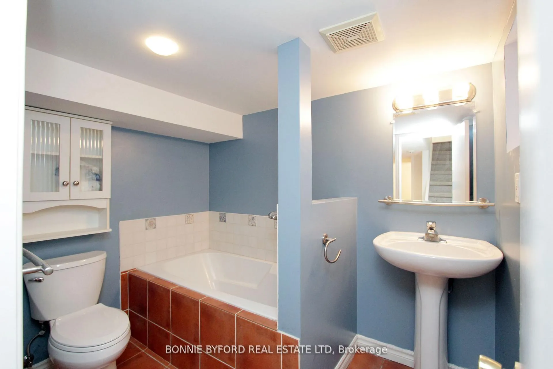 Photo 29 of 202 Airdrie Road, Toronto, Leaside — HOMEH
