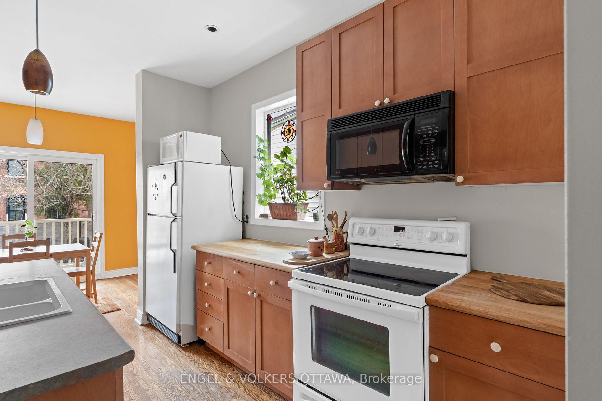 Photo 8 of 95 Goulburn Avenue, Ottawa, Sandy Hill — HOMEH