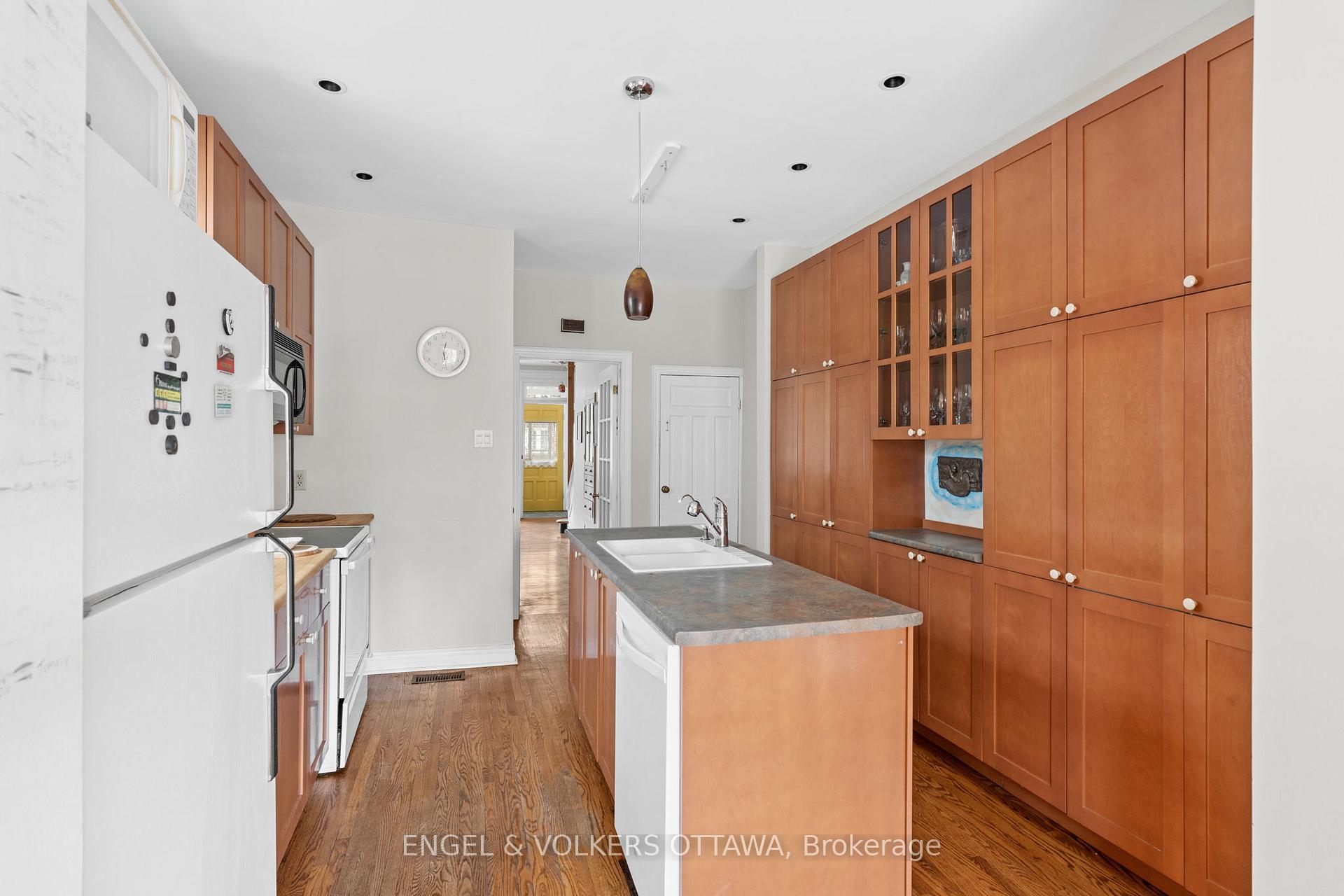 Photo 9 of 95 Goulburn Avenue, Ottawa, Sandy Hill — HOMEH
