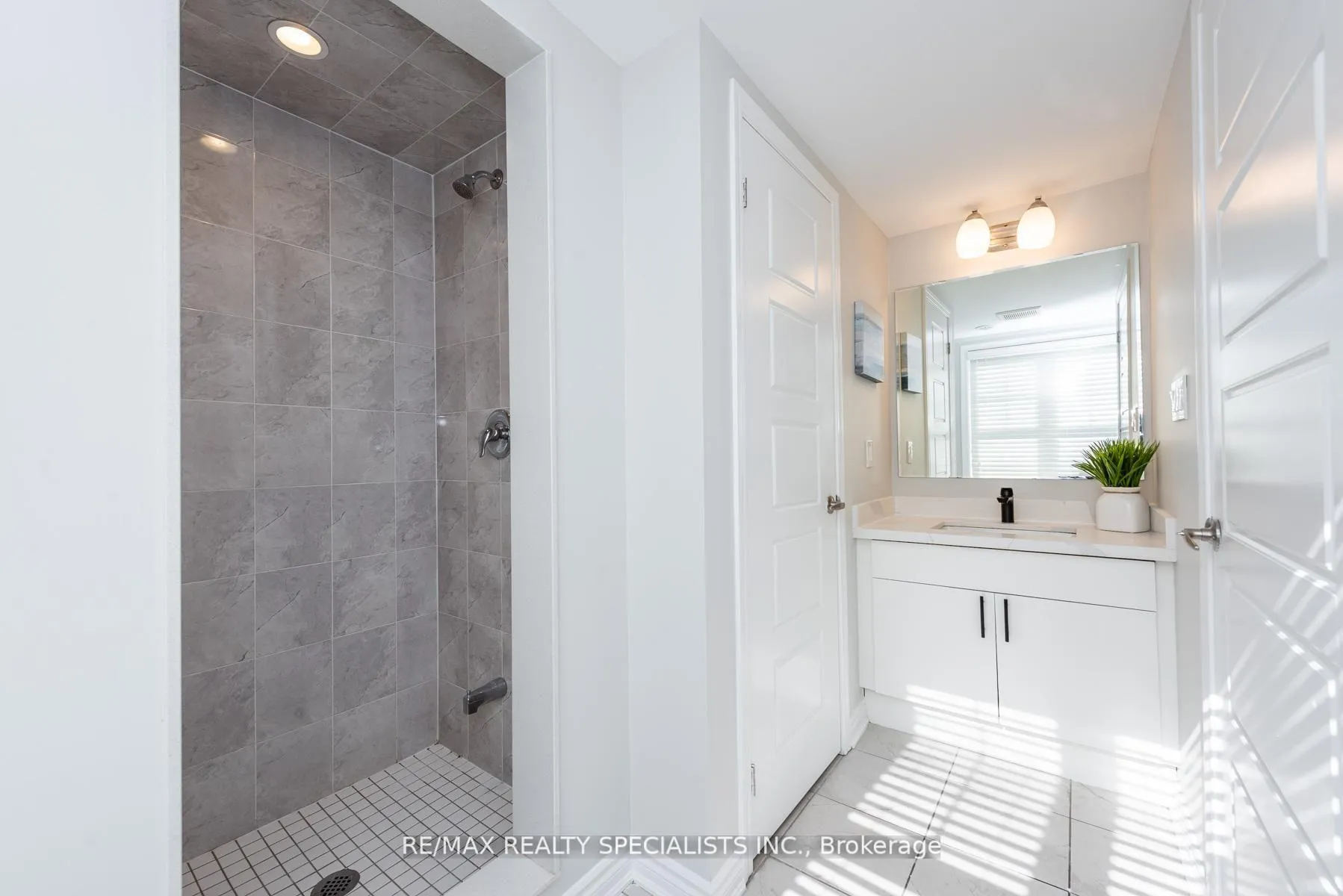 Photo 34 of Unit 51, 1000 Asleton Boulevard, Milton, Willmott — HOMEH