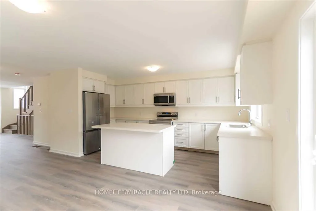Photo 4 of 1431 Bradenton Path, Oshawa, Eastdale — HOMEH
