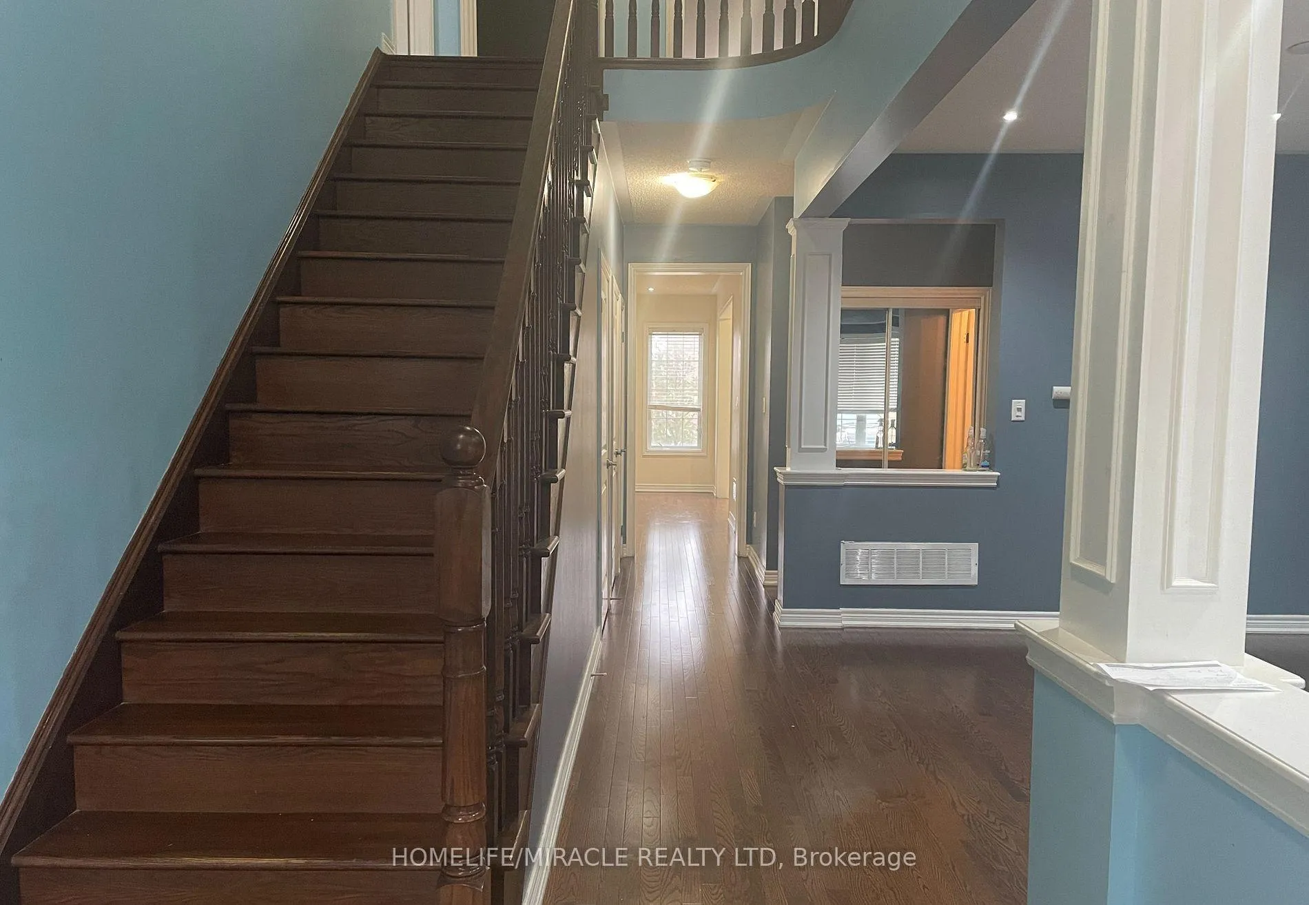 Photo 3 of 46 Naperton Drive, Brampton, Sandringham-Wellington — HOMEH
