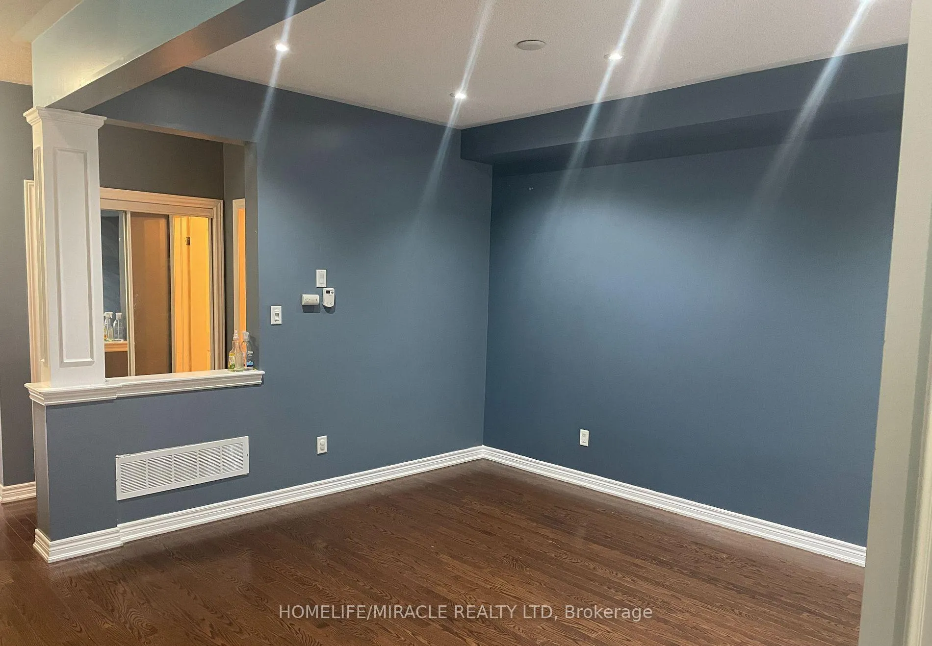 Photo 5 of 46 Naperton Drive, Brampton, Sandringham-Wellington — HOMEH