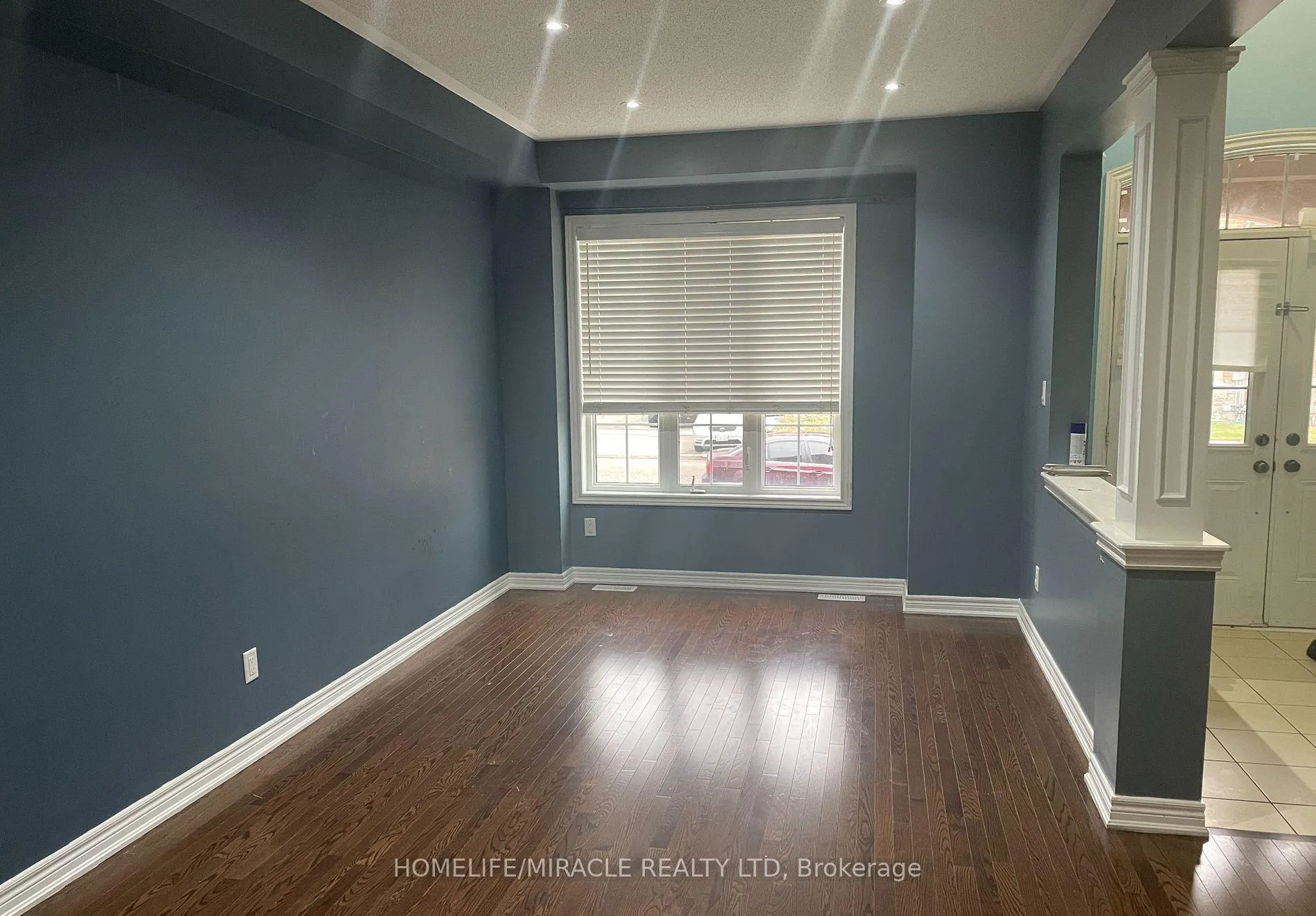 Photo 6 of 46 Naperton Drive, Brampton, Sandringham-Wellington — HOMEH