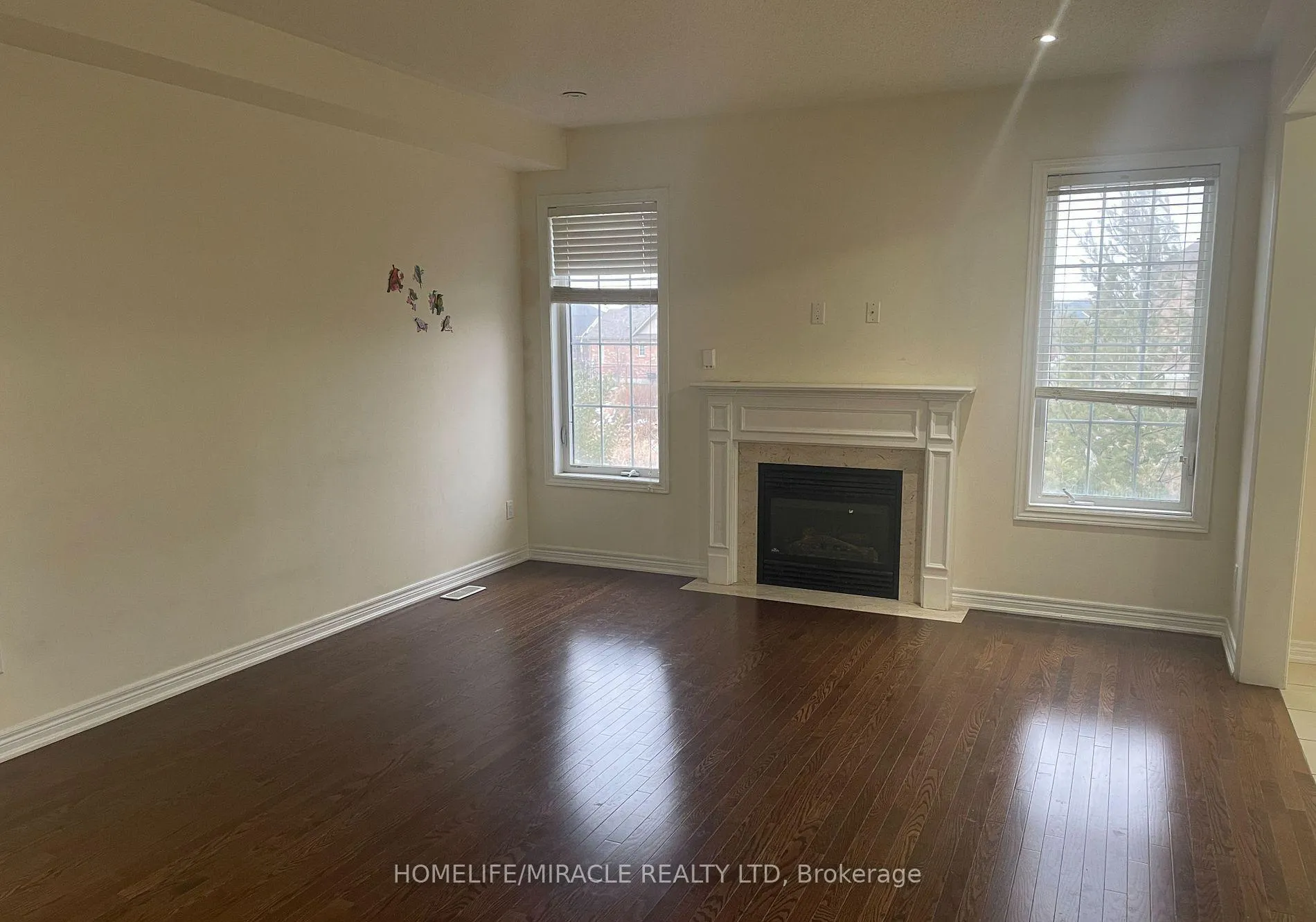 Photo 8 of 46 Naperton Drive, Brampton, Sandringham-Wellington — HOMEH
