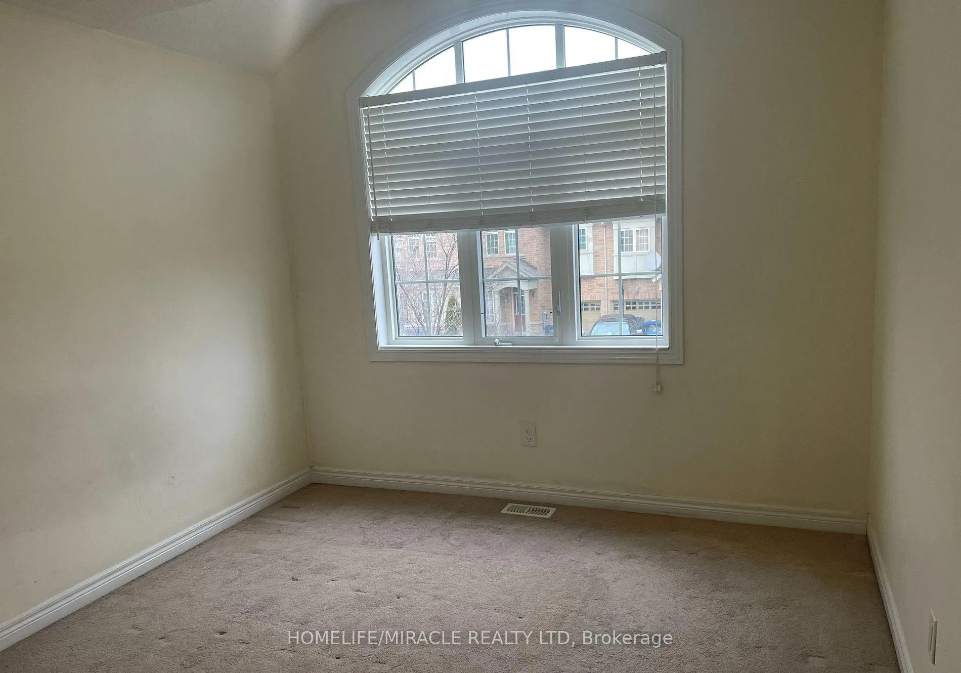 Photo 15 of 46 Naperton Drive, Brampton, Sandringham-Wellington — HOMEH