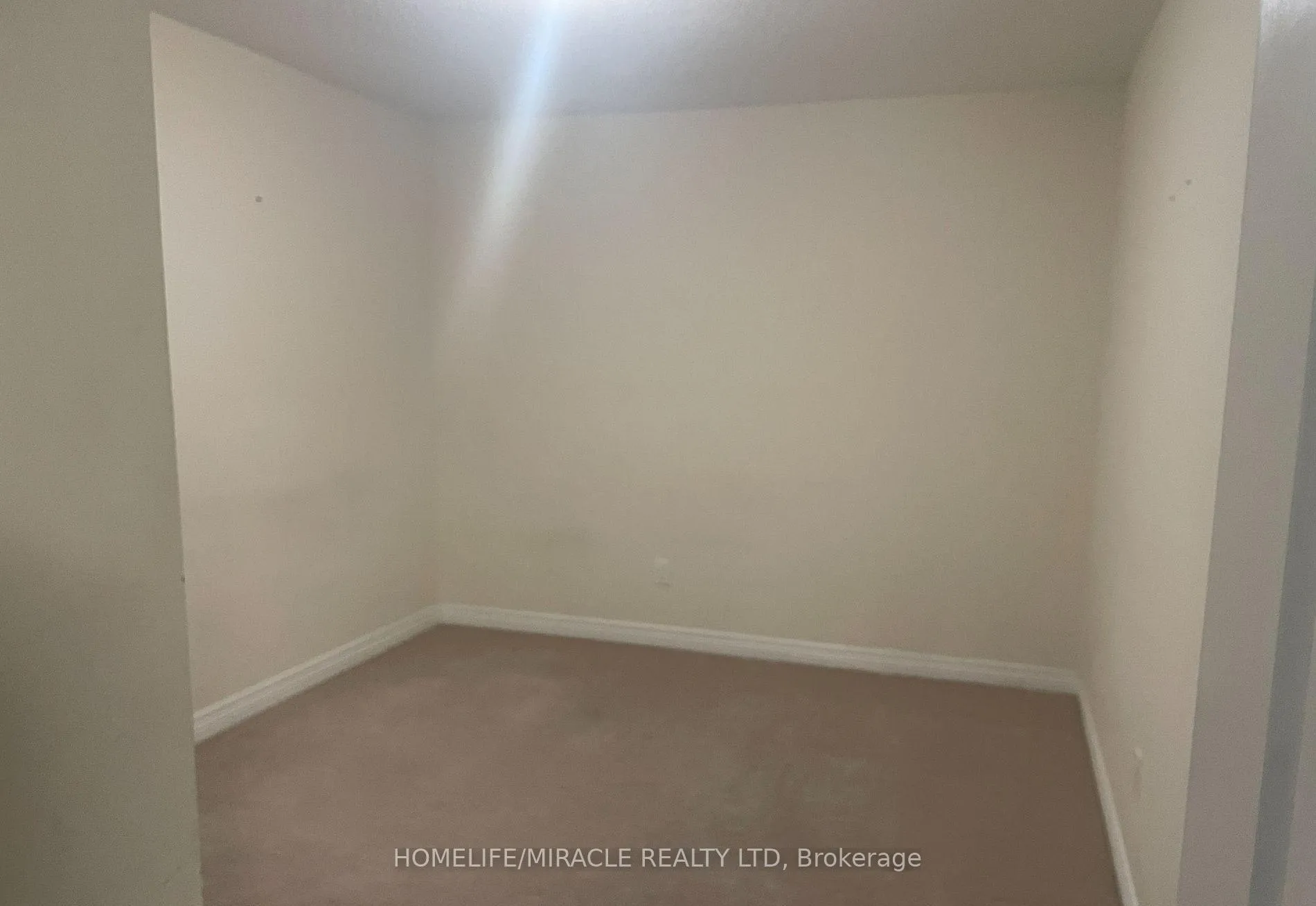 Photo 16 of 46 Naperton Drive, Brampton, Sandringham-Wellington — HOMEH