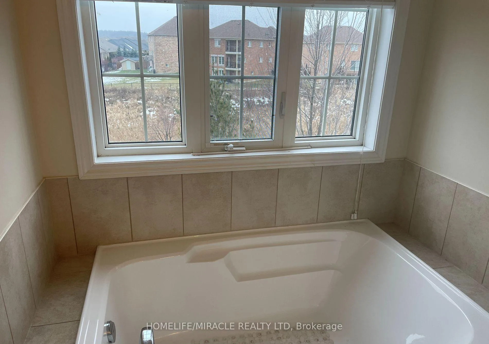 Photo 19 of 46 Naperton Drive, Brampton, Sandringham-Wellington — HOMEH