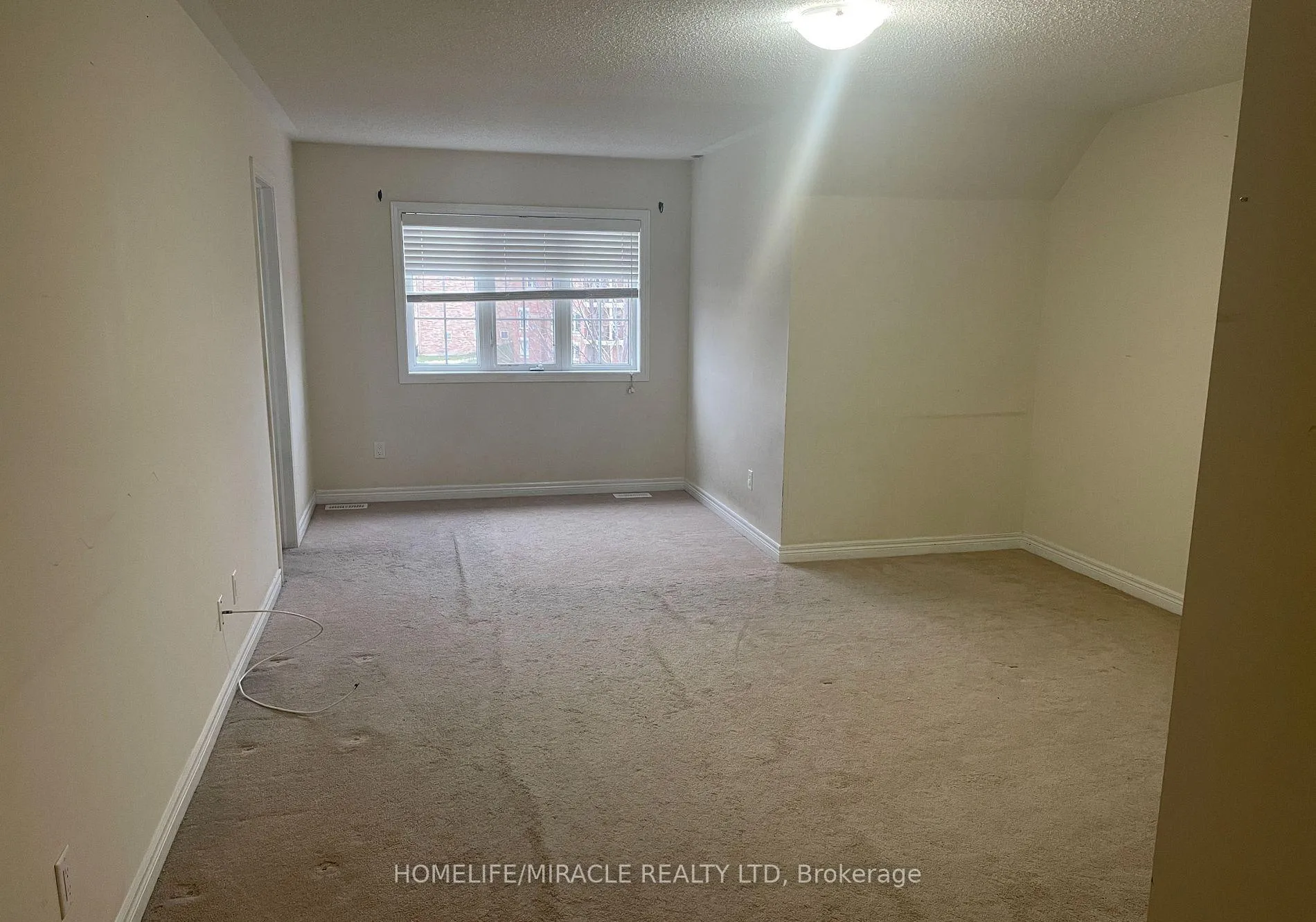 Photo 20 of 46 Naperton Drive, Brampton, Sandringham-Wellington — HOMEH