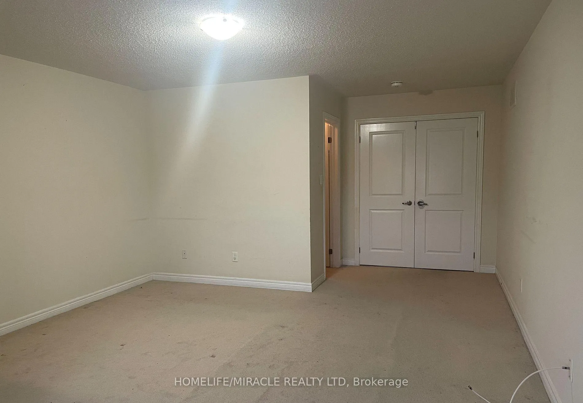 Photo 23 of 46 Naperton Drive, Brampton, Sandringham-Wellington — HOMEH