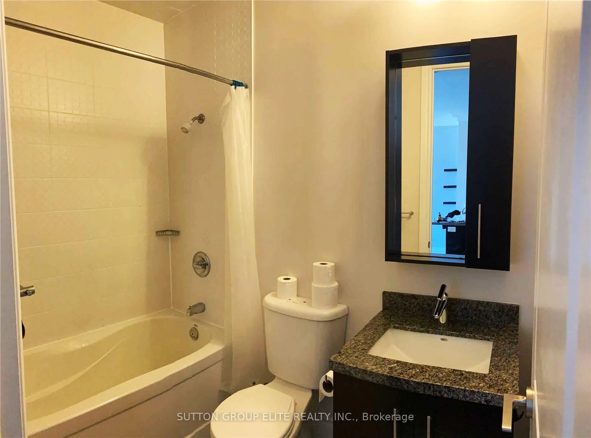 Photo 7 of Unit 902, 253 South Park Road, Markham, Commerce Valley — HOMEH