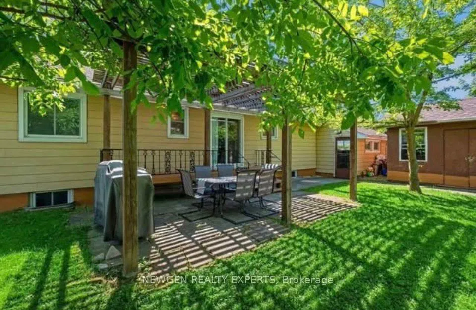 Photo 5 of 35 Gram Avenue, Welland, N. Welland — HOMEH