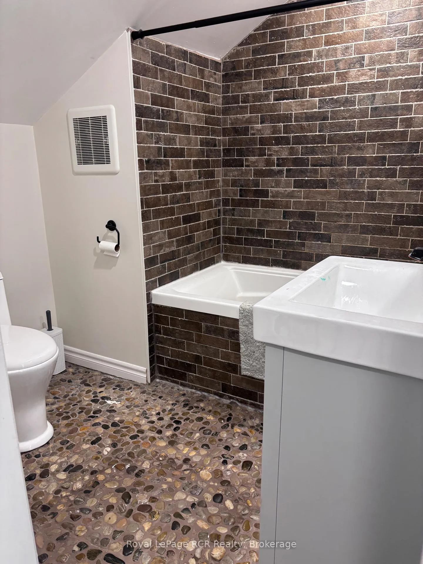 Photo 11 of 115 Frederick Street, Wellington North, Arthur — HOMEH