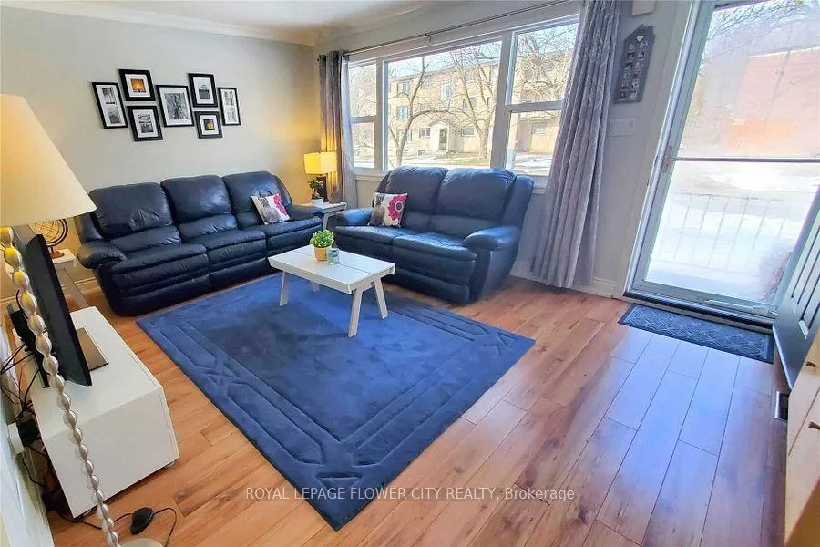 Photo 1 of 89 Barbara Crescent, Kitchener, Meinzinger — HOMEH