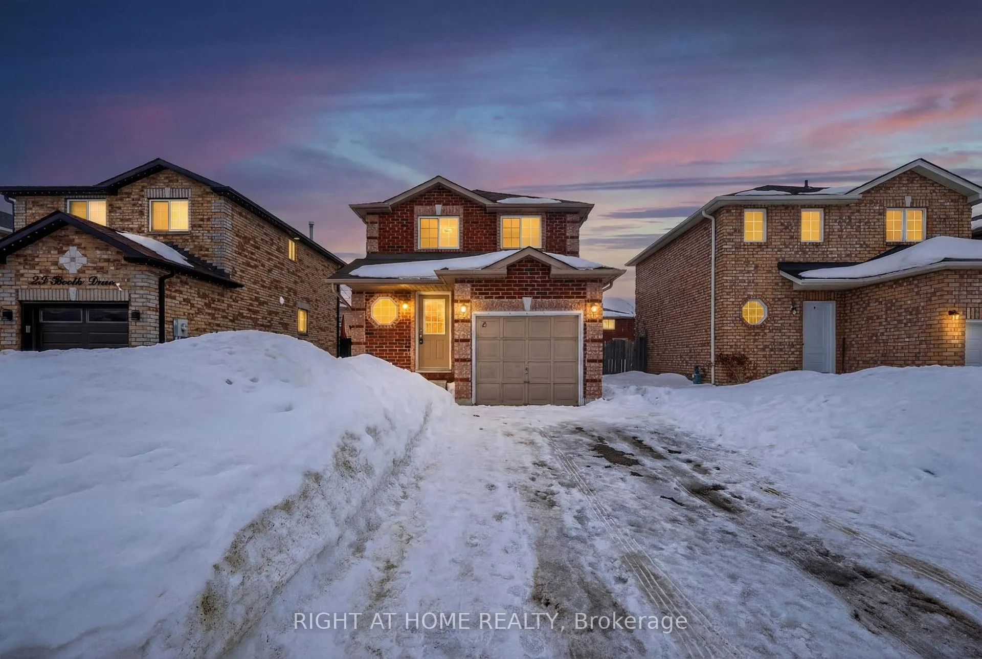 Photo 2 of 27 Booth Lane, Barrie, Rural Barrie Southeast — HOMEH