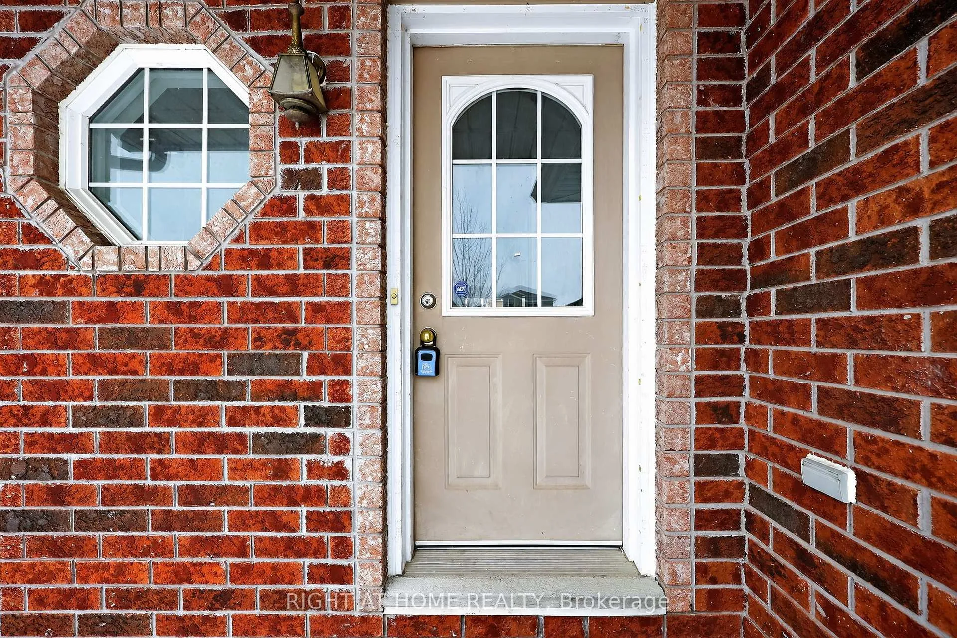 Photo 5 of 27 Booth Lane, Barrie, Rural Barrie Southeast — HOMEH