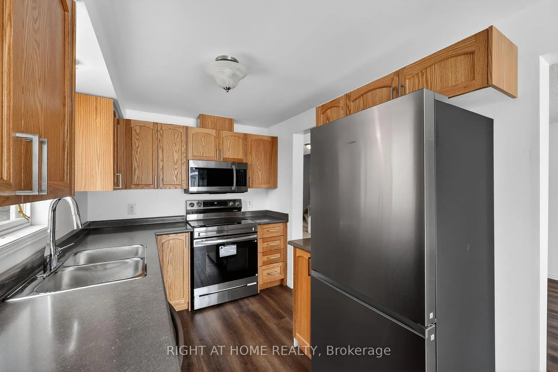 Photo 16 of 27 Booth Lane, Barrie, Rural Barrie Southeast — HOMEH