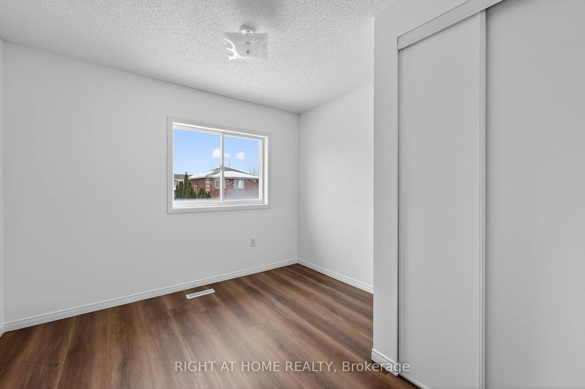 Photo 19 of 27 Booth Lane, Barrie, Rural Barrie Southeast — HOMEH