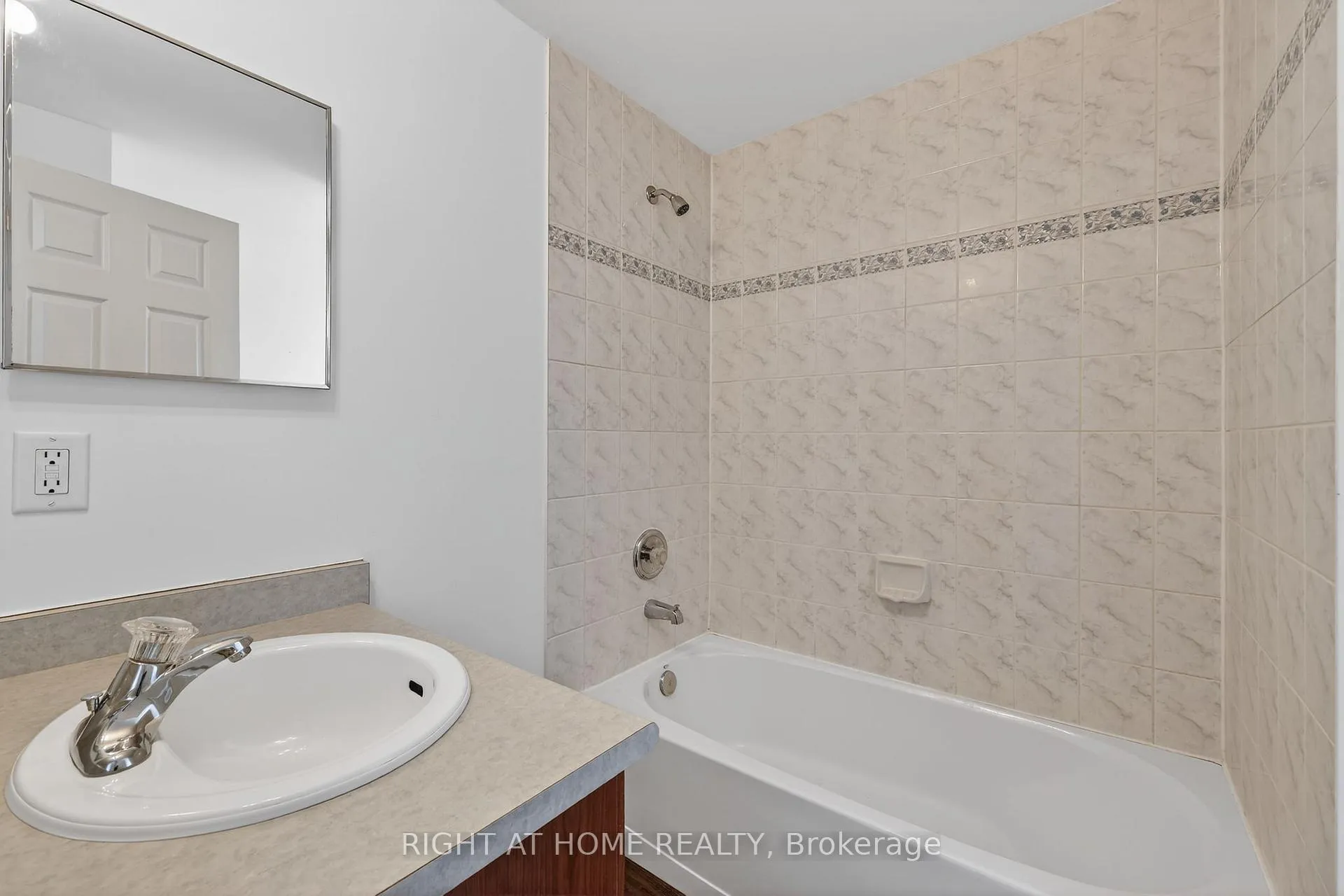 Photo 23 of 27 Booth Lane, Barrie, Rural Barrie Southeast — HOMEH