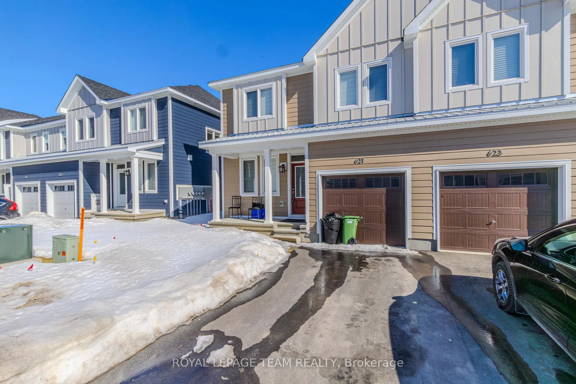 Photo 1 of 621 Alopex Row, Ottawa, Btwn Franktown Rd. & Fallowfield Rd. — HOMEH