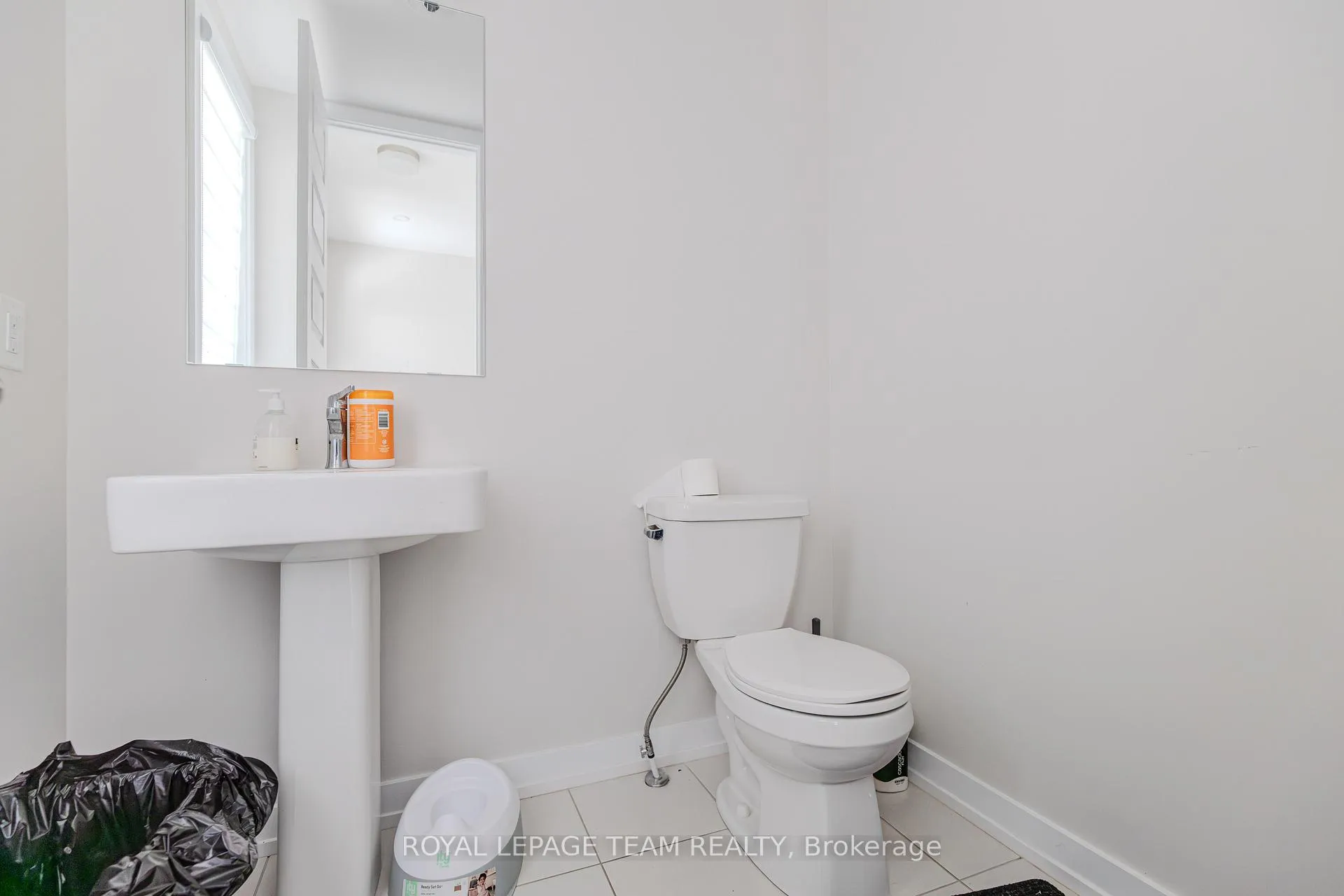 Photo 2 of 621 Alopex Row, Ottawa, Btwn Franktown Rd. & Fallowfield Rd. — HOMEH
