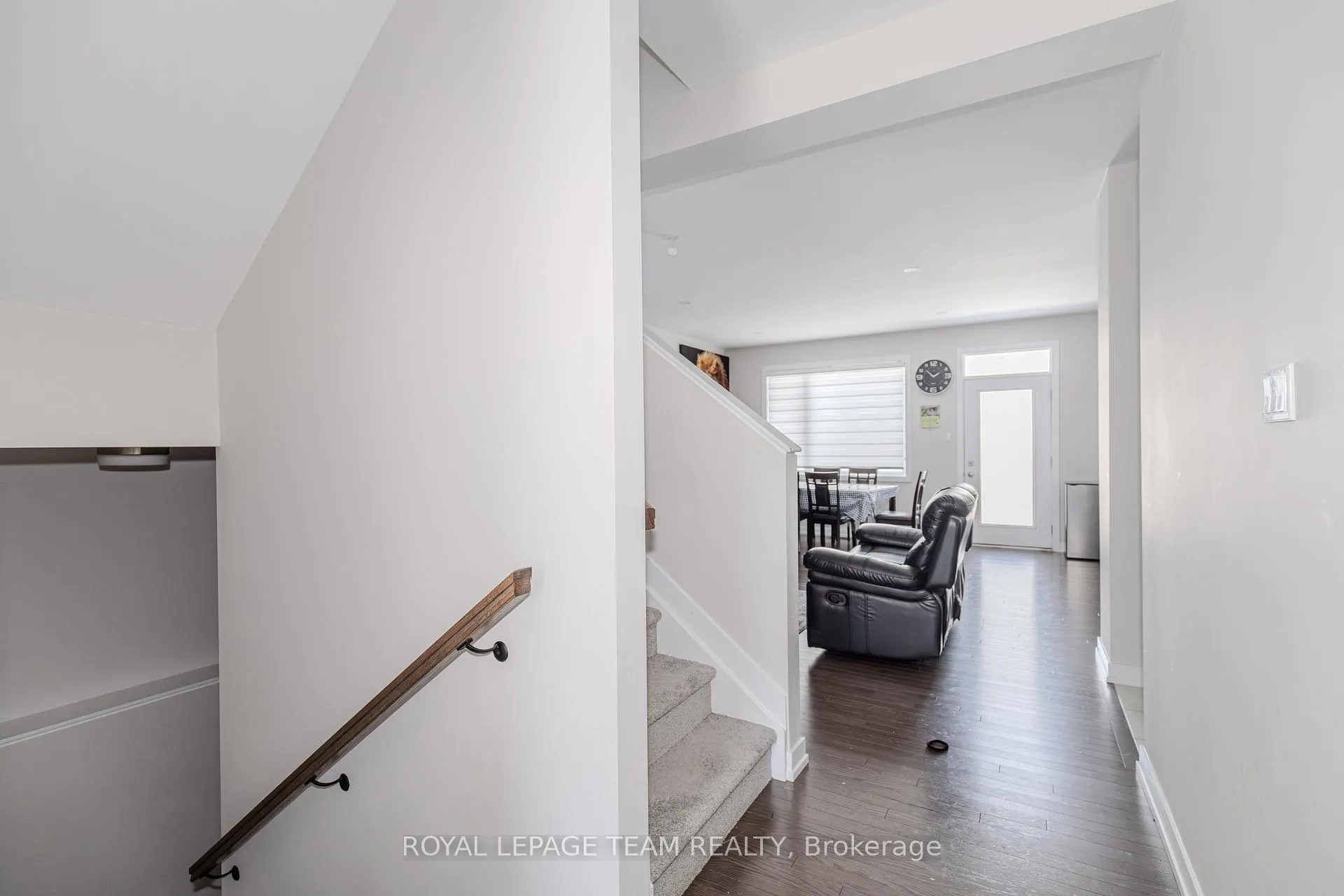 Photo 4 of 621 Alopex Row, Ottawa, Btwn Franktown Rd. & Fallowfield Rd. — HOMEH